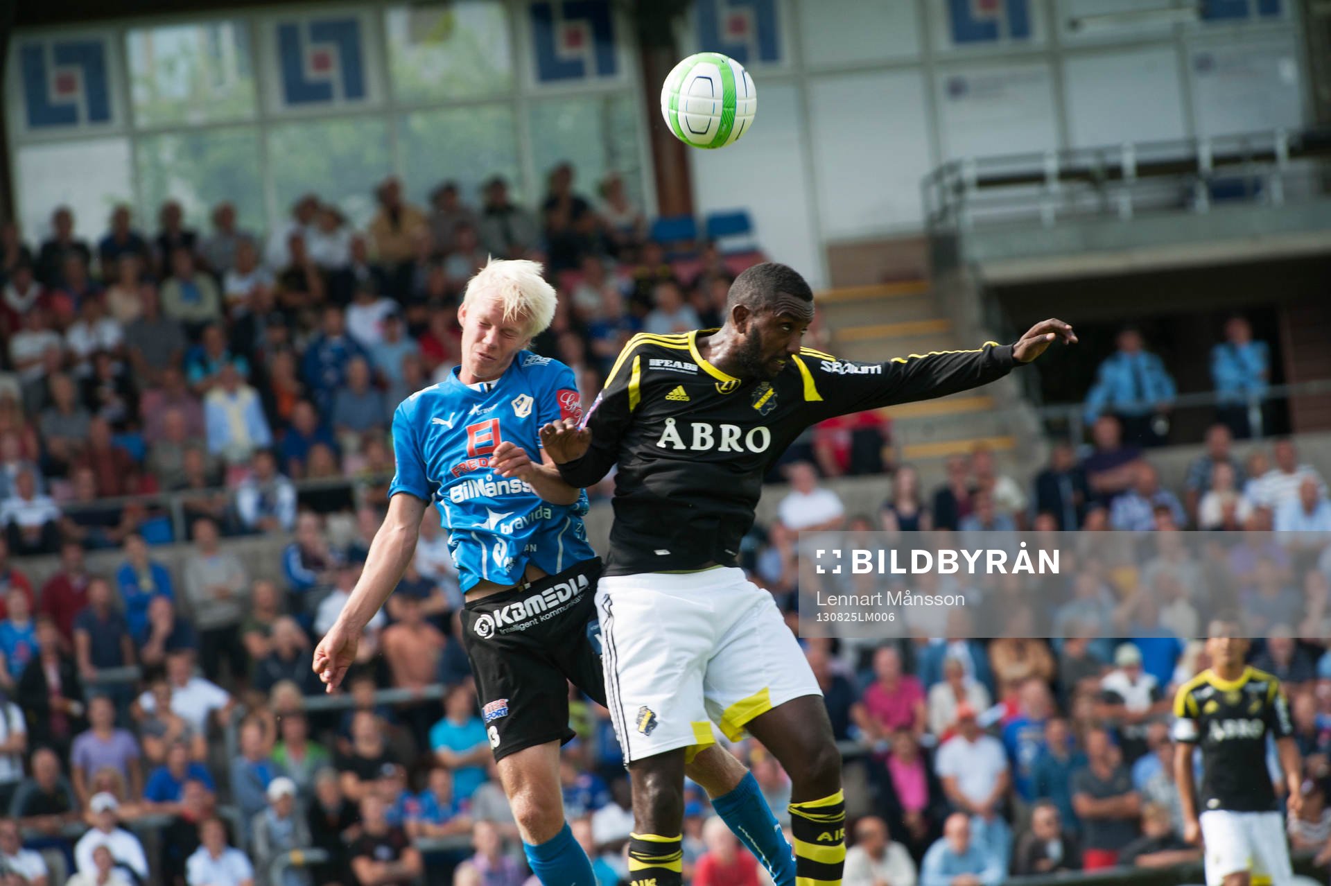 Kristoffer Trydell, Halmstad och Henom Goitom, AIK, i
