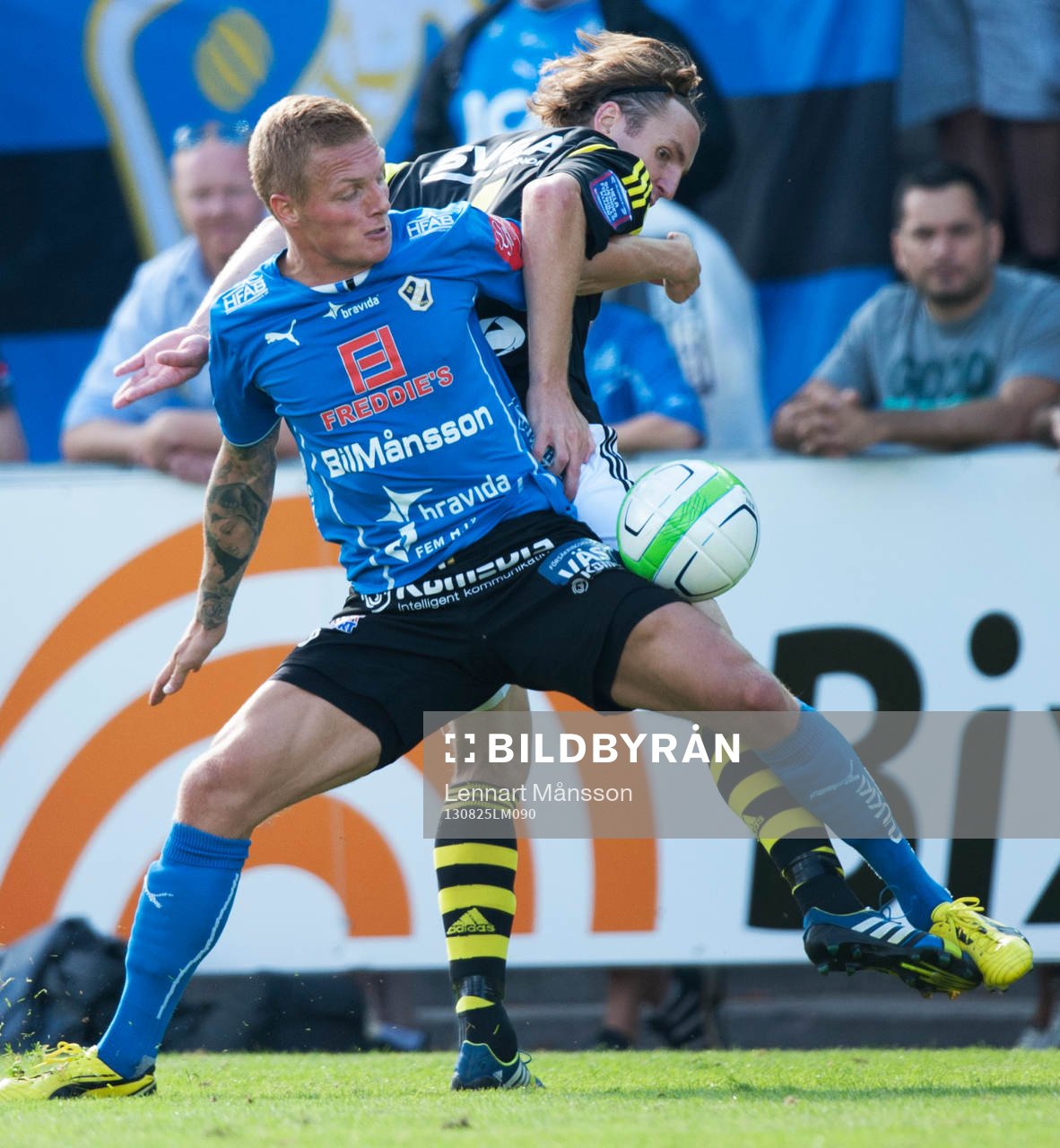 Gudjon Baldvinsson, Halmstad och Nils-Eric Johansson, AIK, i