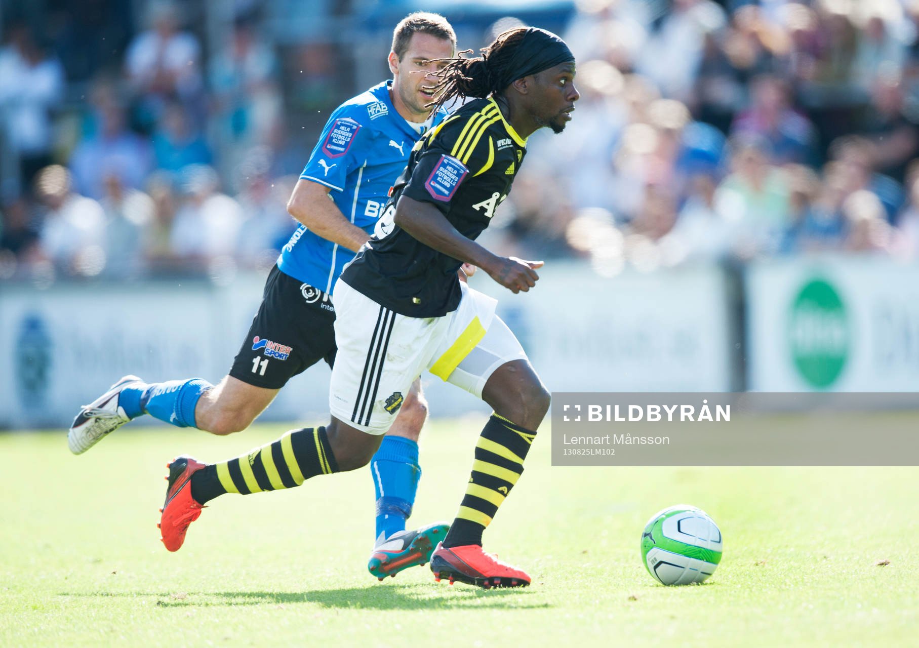 Martin Mutumba, AIK och Stefan Selakovic, Halmstad, i