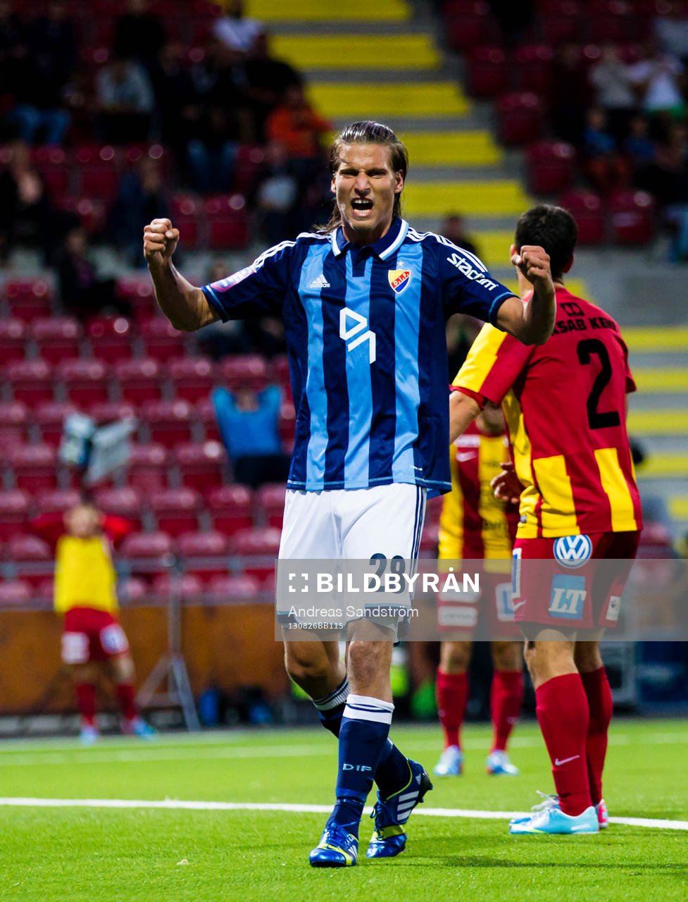 Djurgårdens Aleksandar Prijovic reagerar på en missad