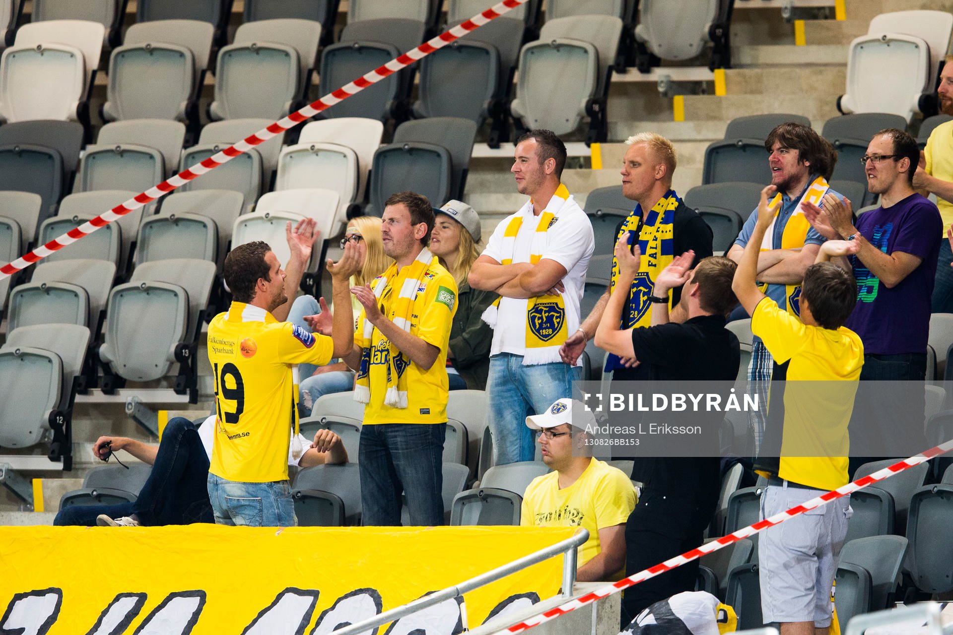 Falkenbergs tillresta supporters jublar
