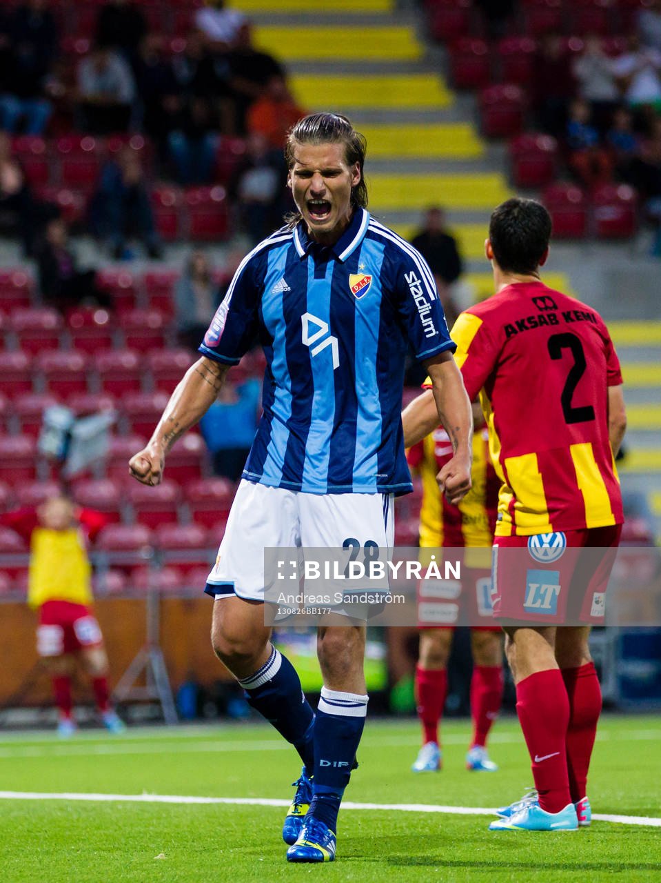Djurgårdens Aleksandar Prijovic reagerar på en missad