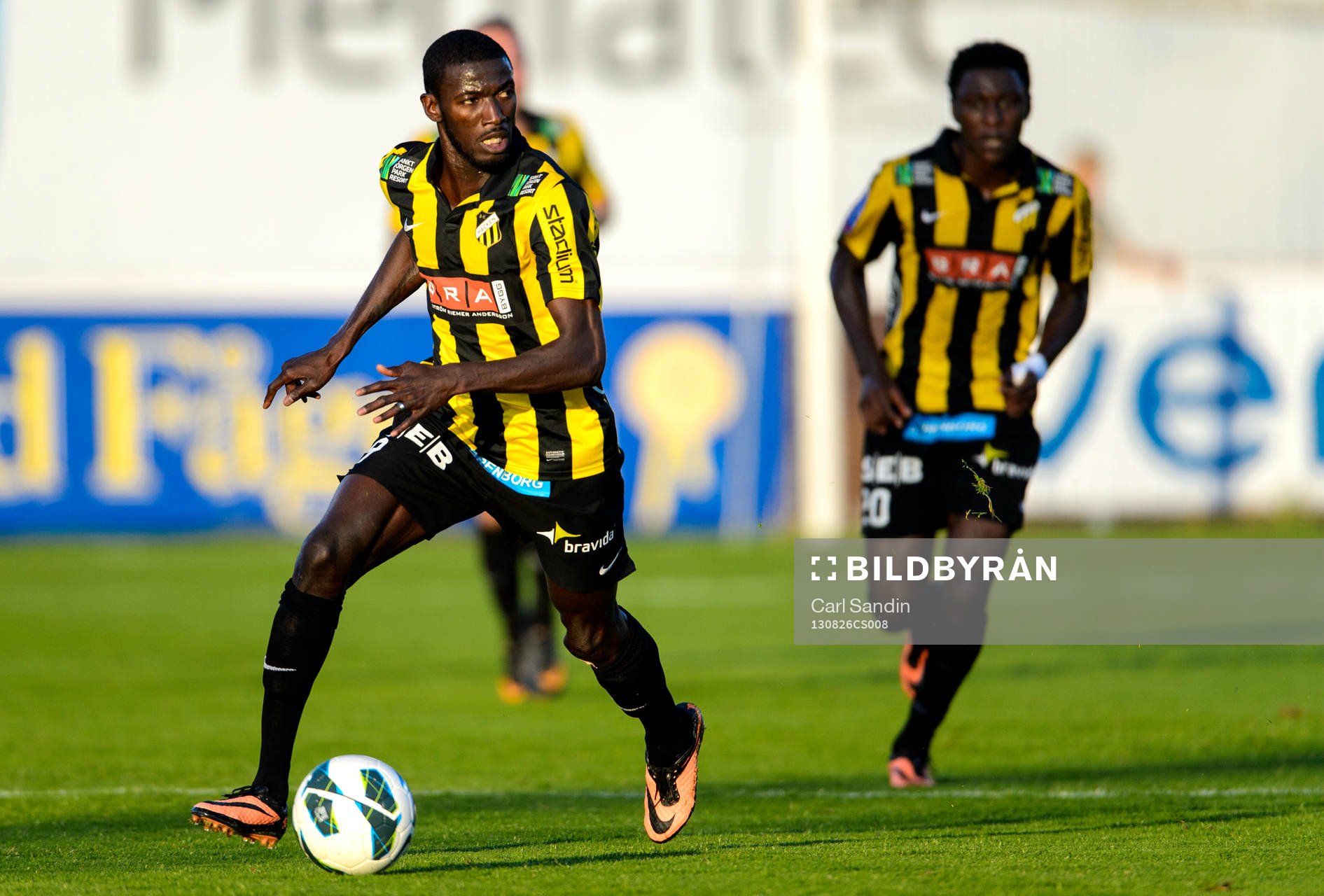 Häckens Dioh Williams med bollen