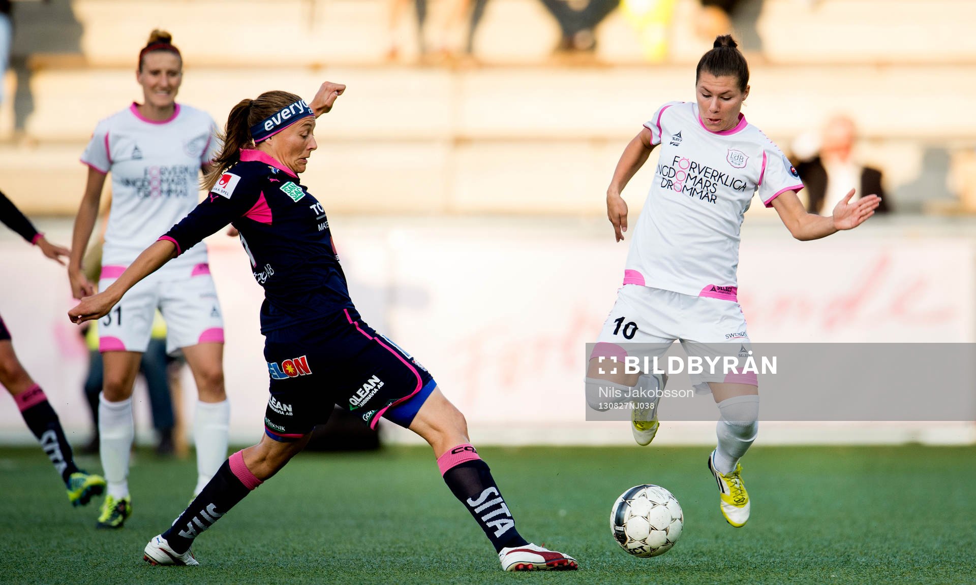 Linköpings Mariann Gajhede Knudsen och LdB FC Malmös