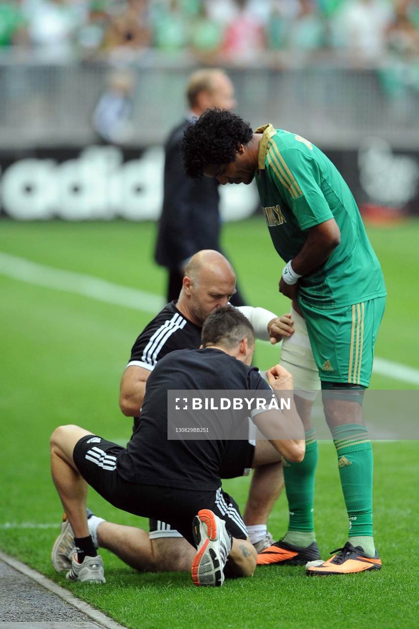 Fotboll, Kval till Europa League, Nice - Apollon Limassol: Blessure de BRANDAO - 29.08.2013 - Saint Etienne / Esbjerg FB - Europa League 2013