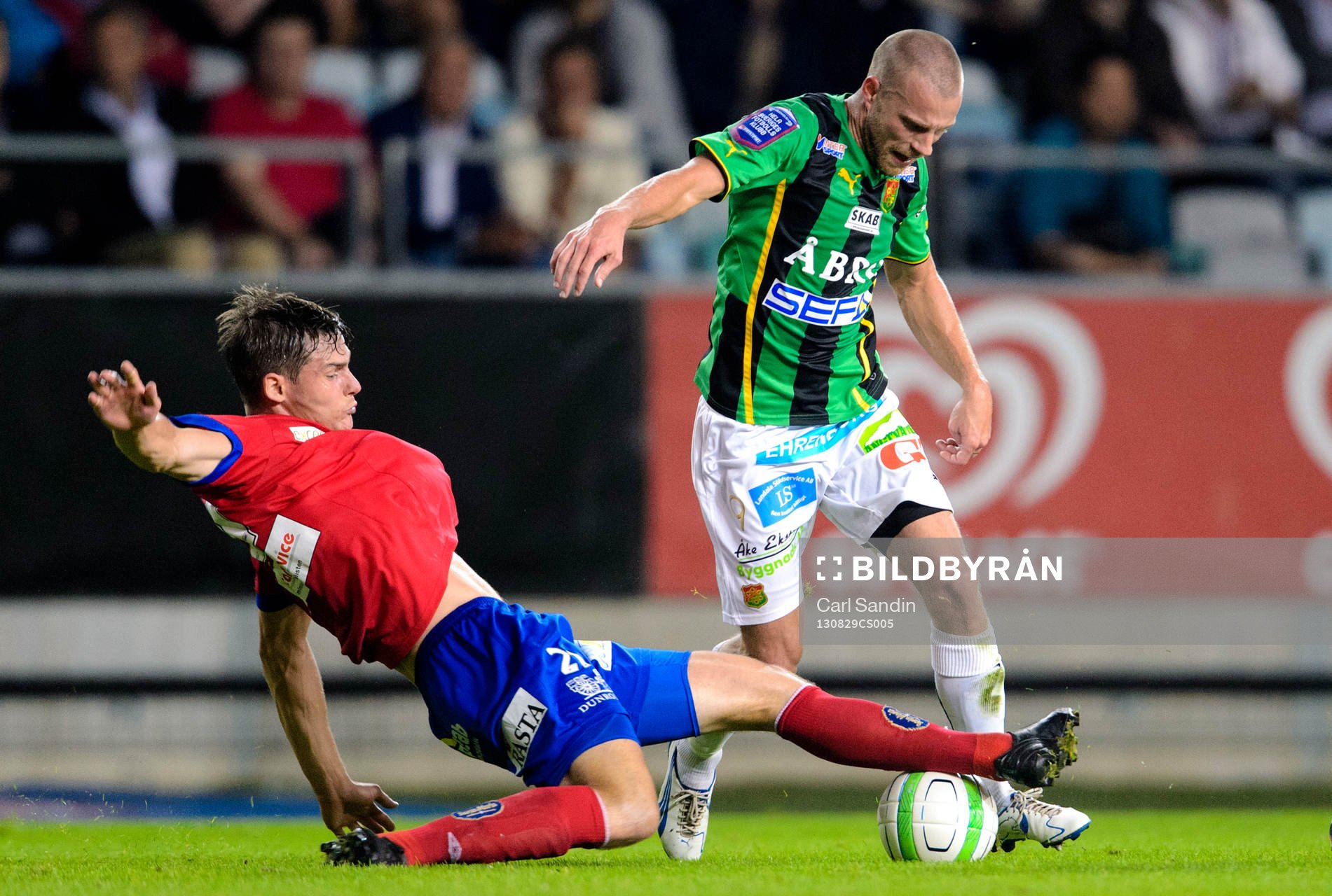 Örgrytes Adam Rosén sträcker sig