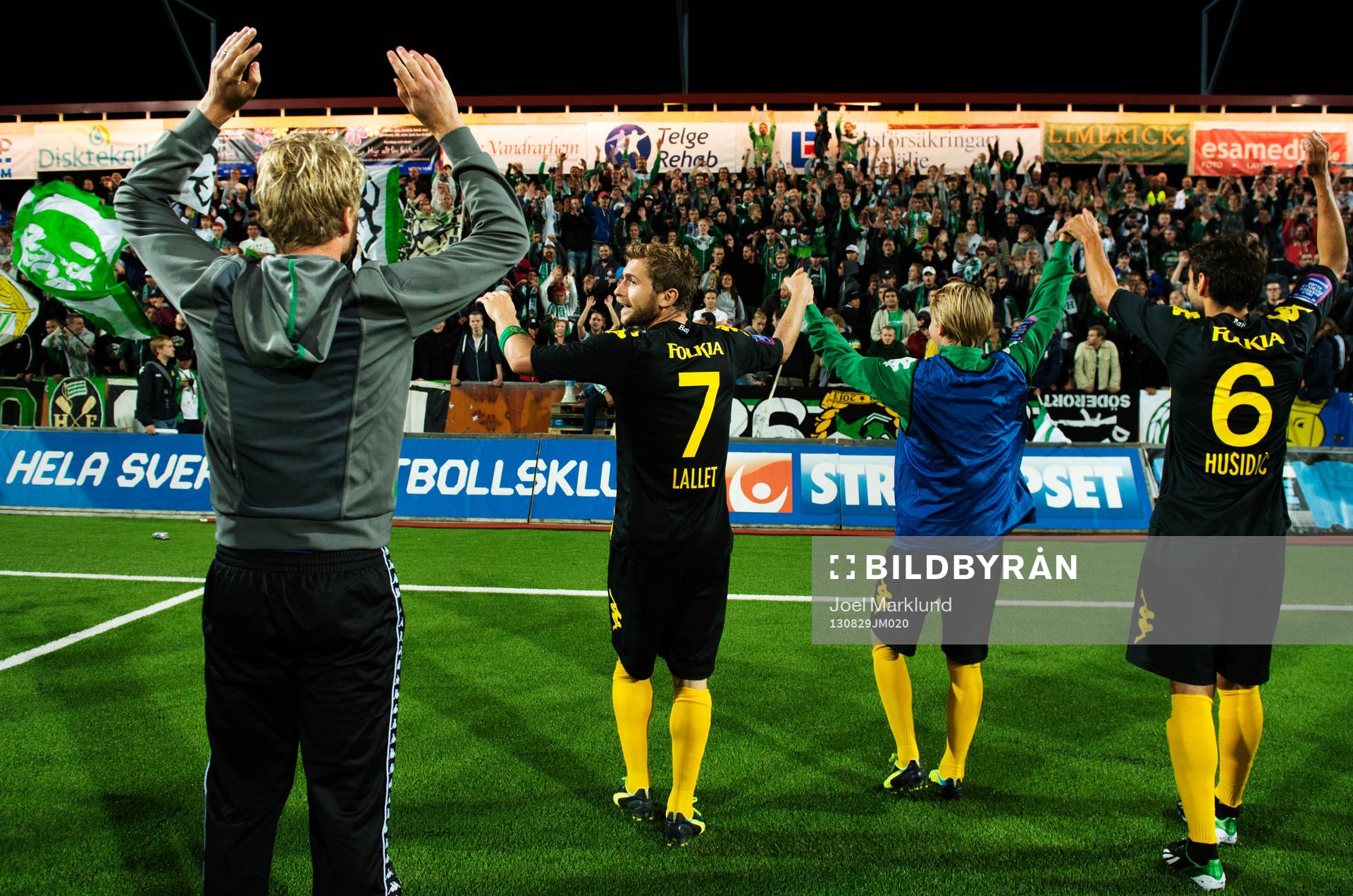 Hammarbys Christophe Lallet (i mitten) jublar
