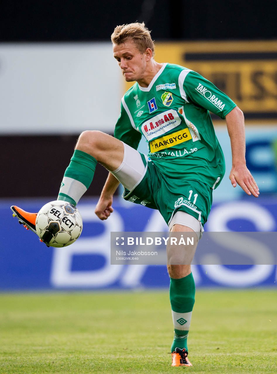 Ljungskiles Jakob Olsson i fotbollsmatchen i superettan
