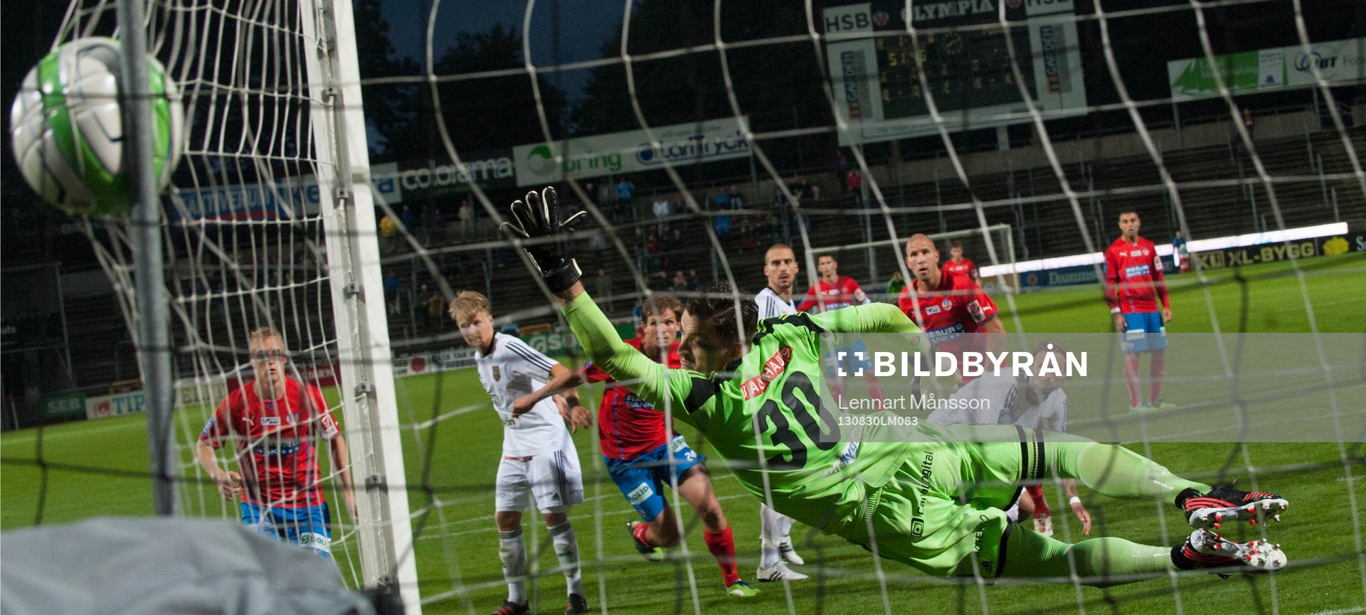 2-1, Robin Simovic, Helsingborg med en frispark förbi