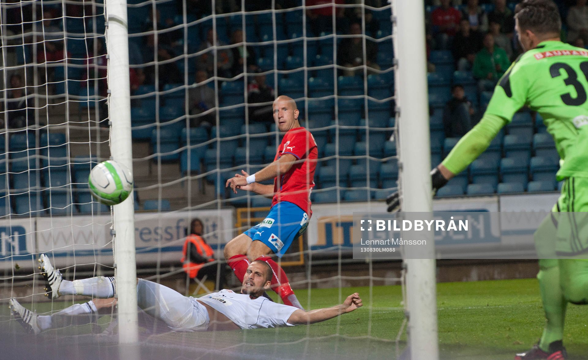 1-1, Mattias Lindström, Helsingborg  förbi Panajotis