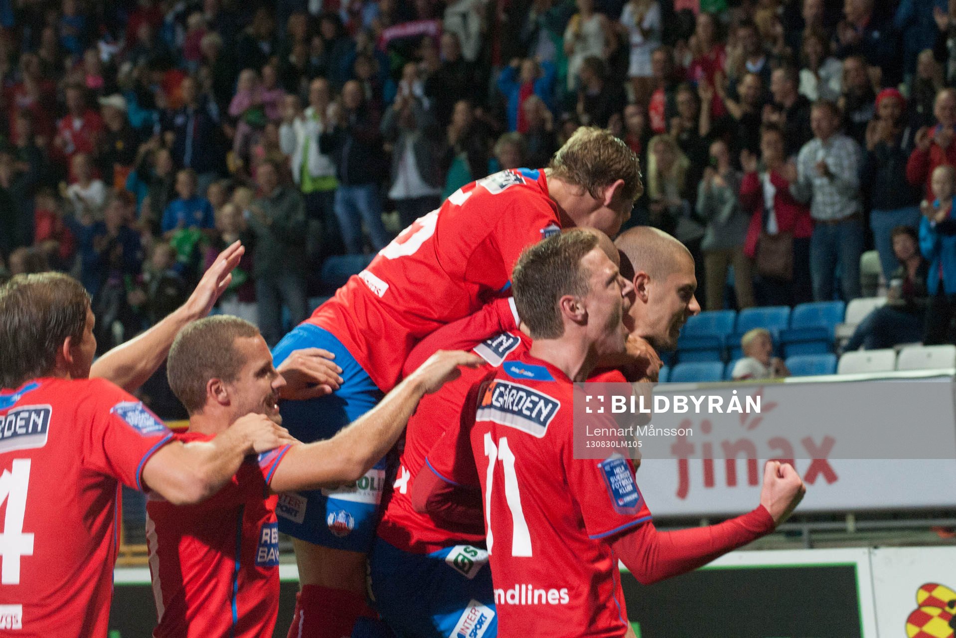 2-1, Robin Simovic, Helsingborg med en frispark förbi