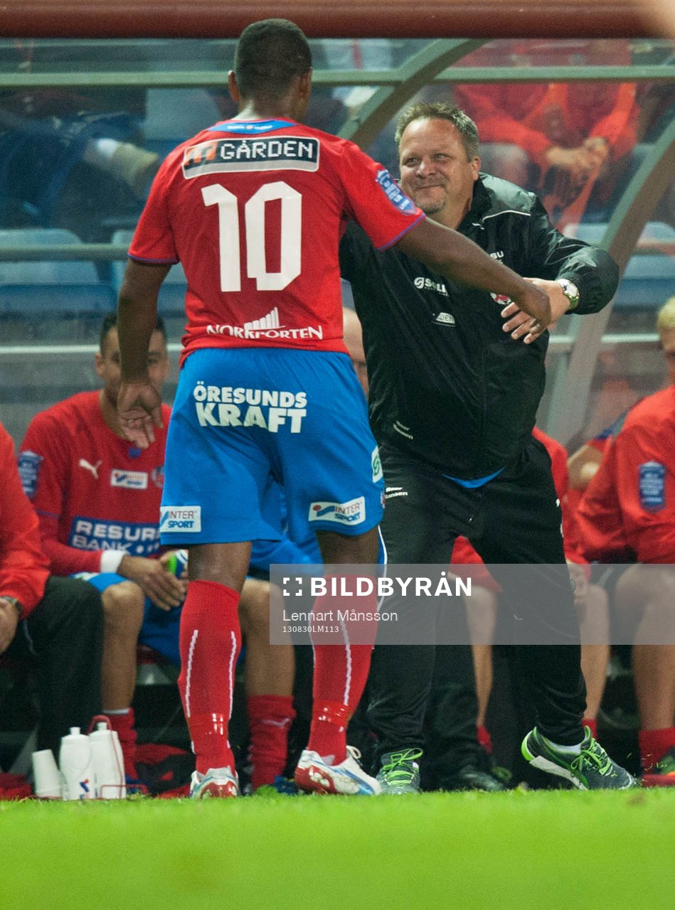 En överlycklig Roar Hansen, tränare, Helsingborg