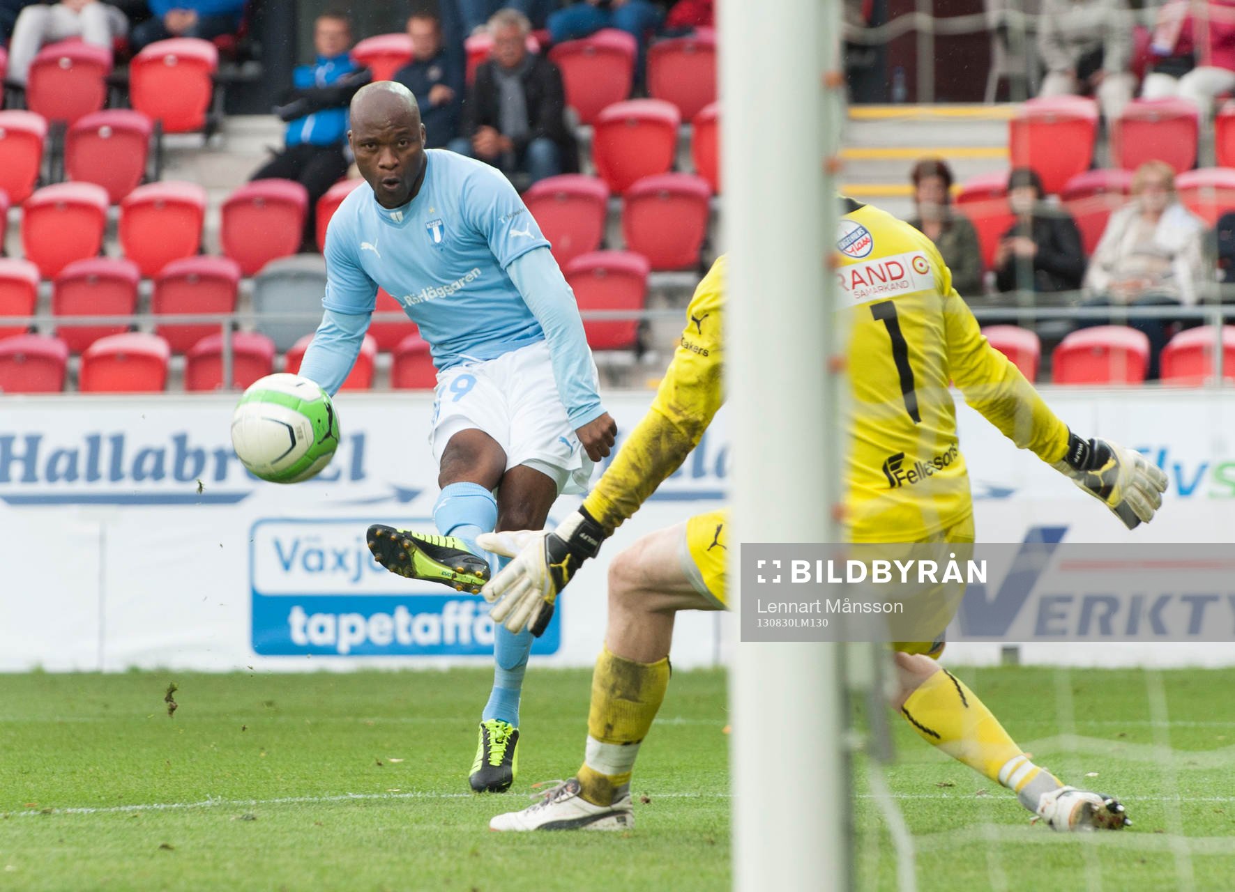 Friläge Tokelo Rantie, Malmö FF, mot Joakim Wulff,