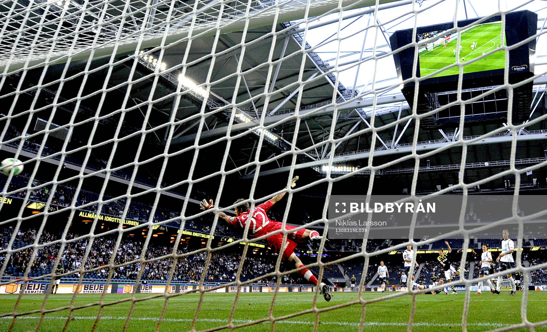Celso Borges, AIK gör 2-0 till AIK med ett kanonskott i