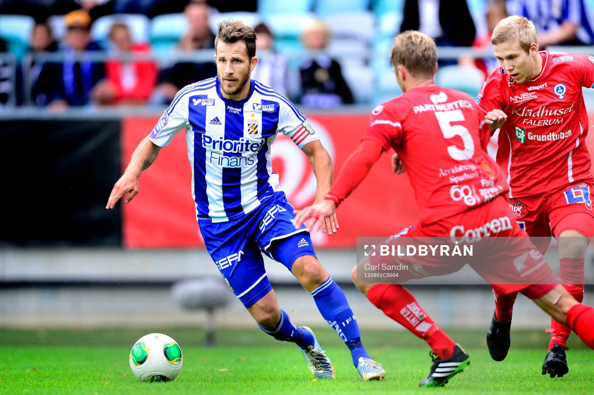 IFK Göteborgs Tobias Hysén driver upp bollen