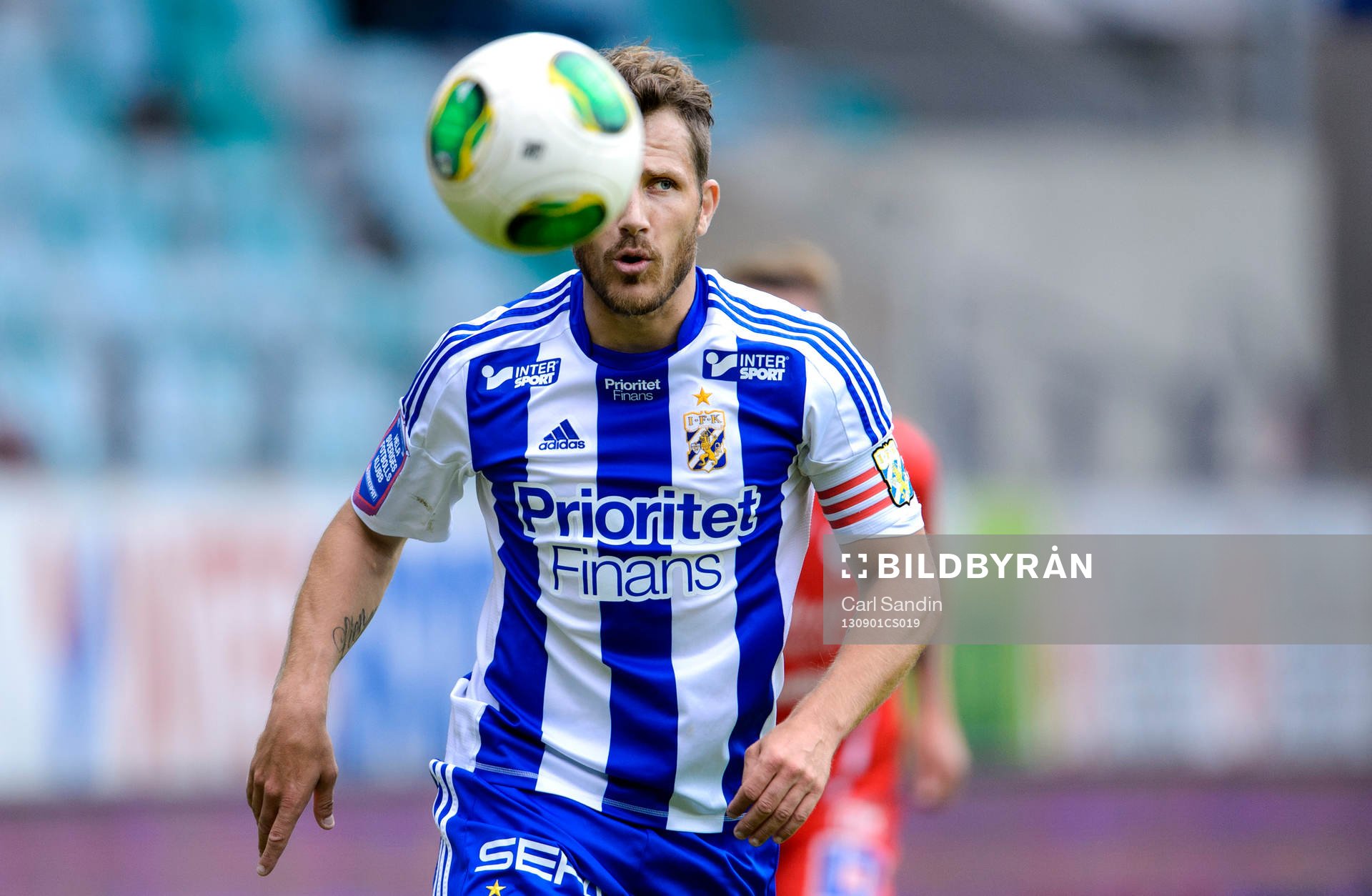 IFK Göteborgs Tobias Hysén springer mot bollen