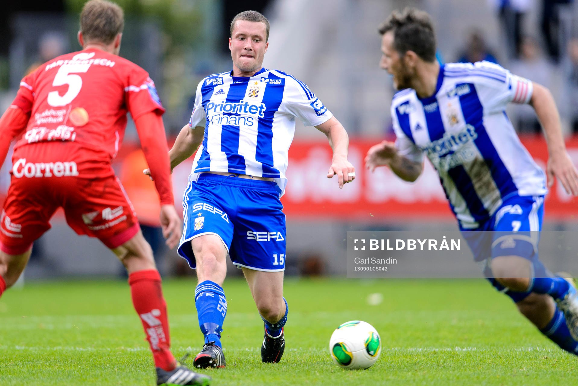IFK Göteborgs Jakob Johansson passar bollen