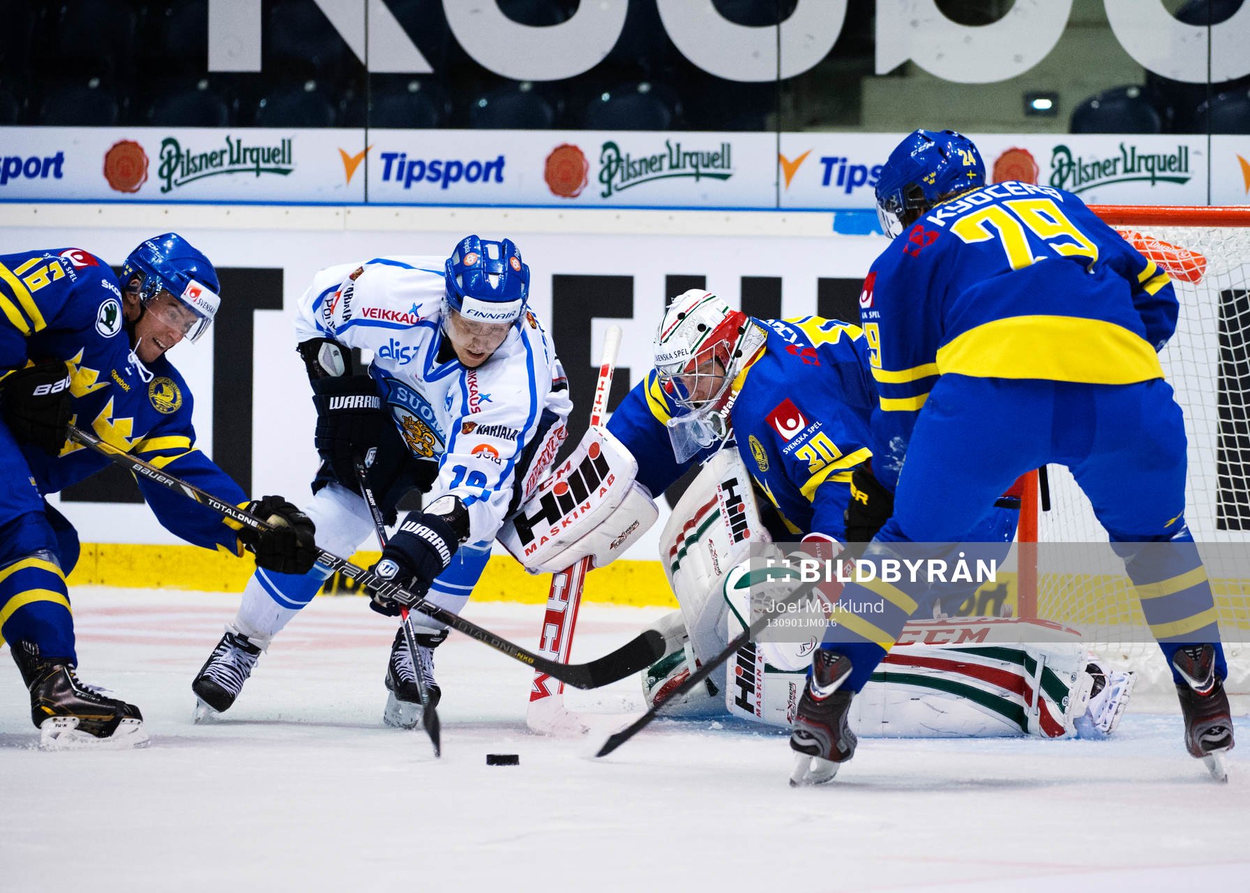 Finlands Veli-Matti Savinainen utmanar Sveriges Tobias