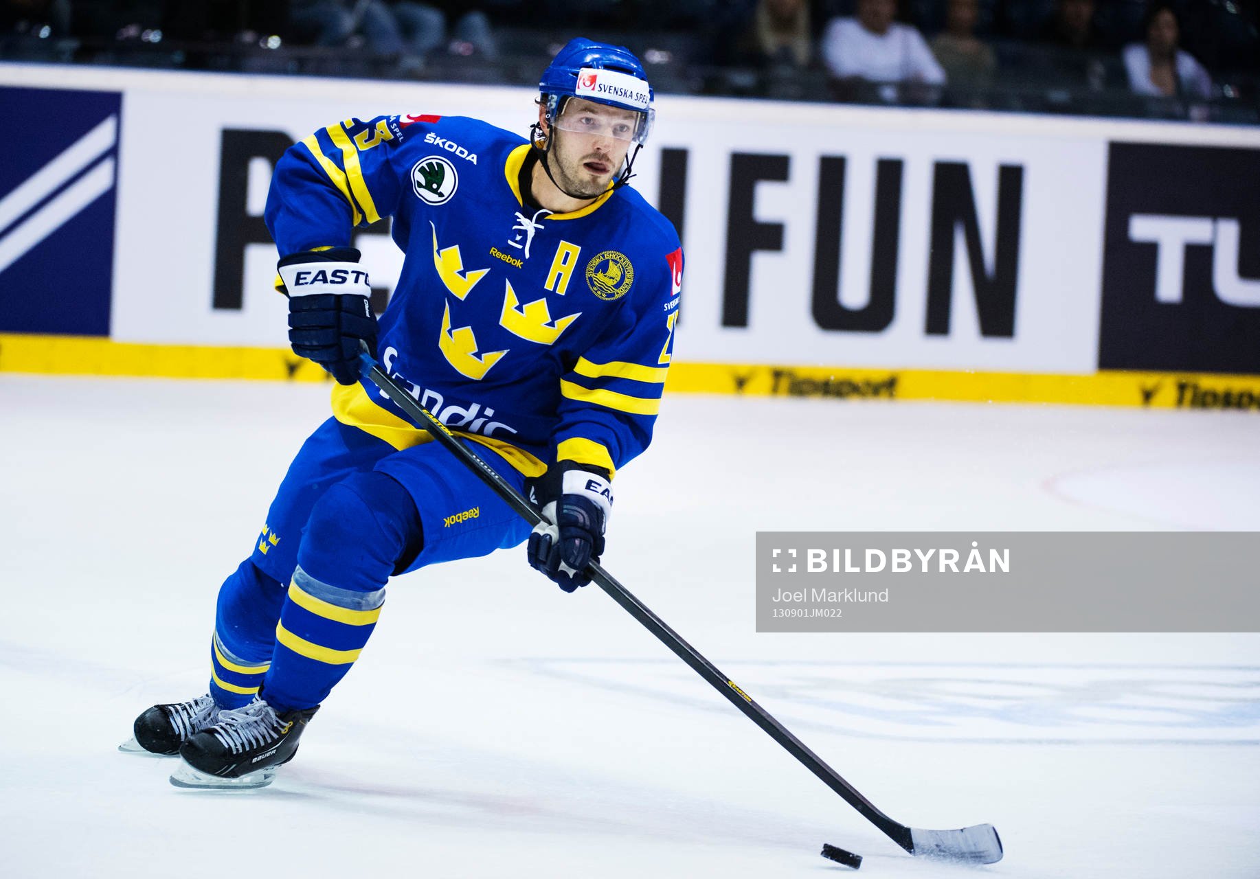 Sveriges Niklas Persson i ishockeymatchen mellan Sverige