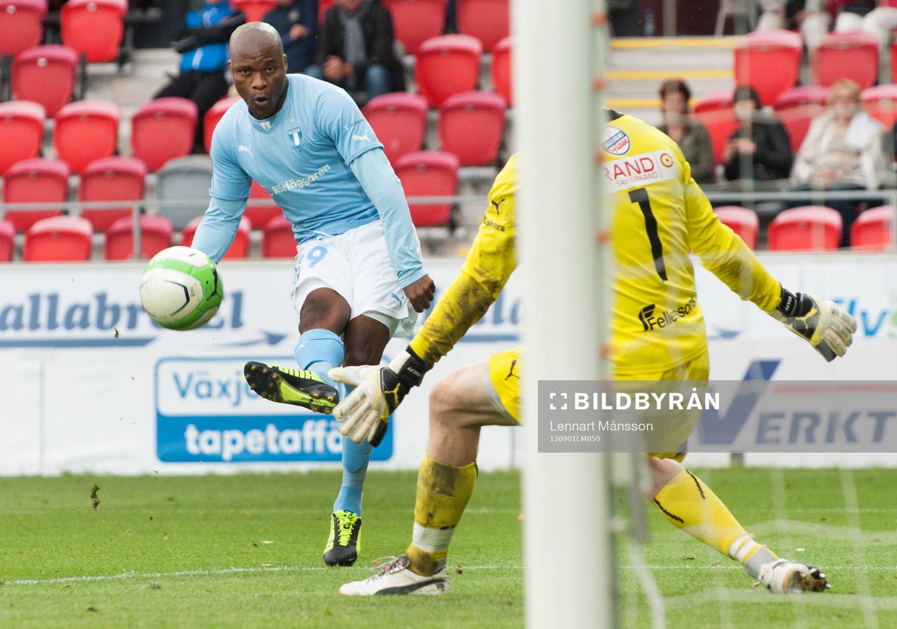 Friläge Tokelo Rantie, Malmö FF, mot Joakim Wulff,