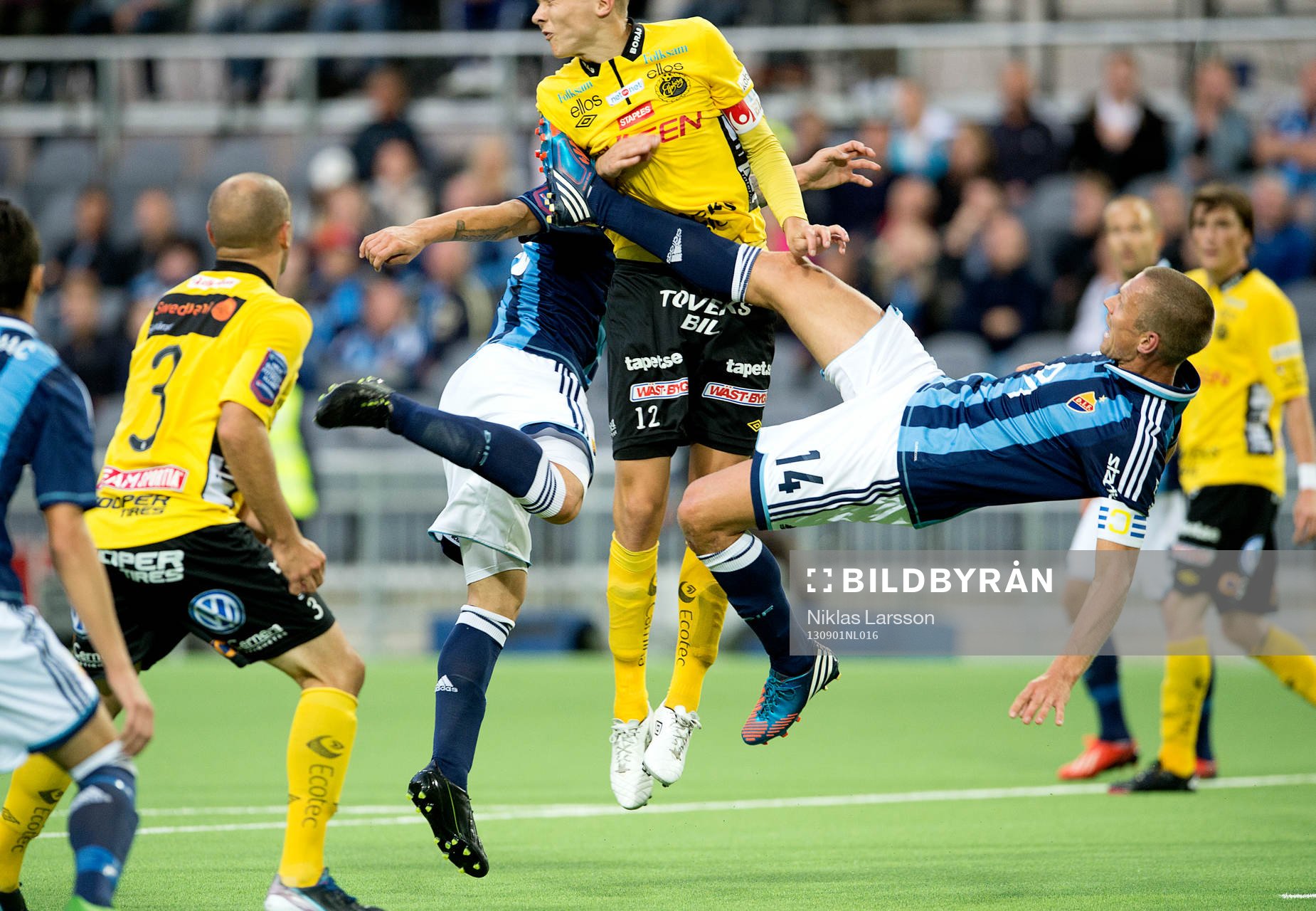 Mattias Östberg, Djurgården sparkar Sebastian Holmén,