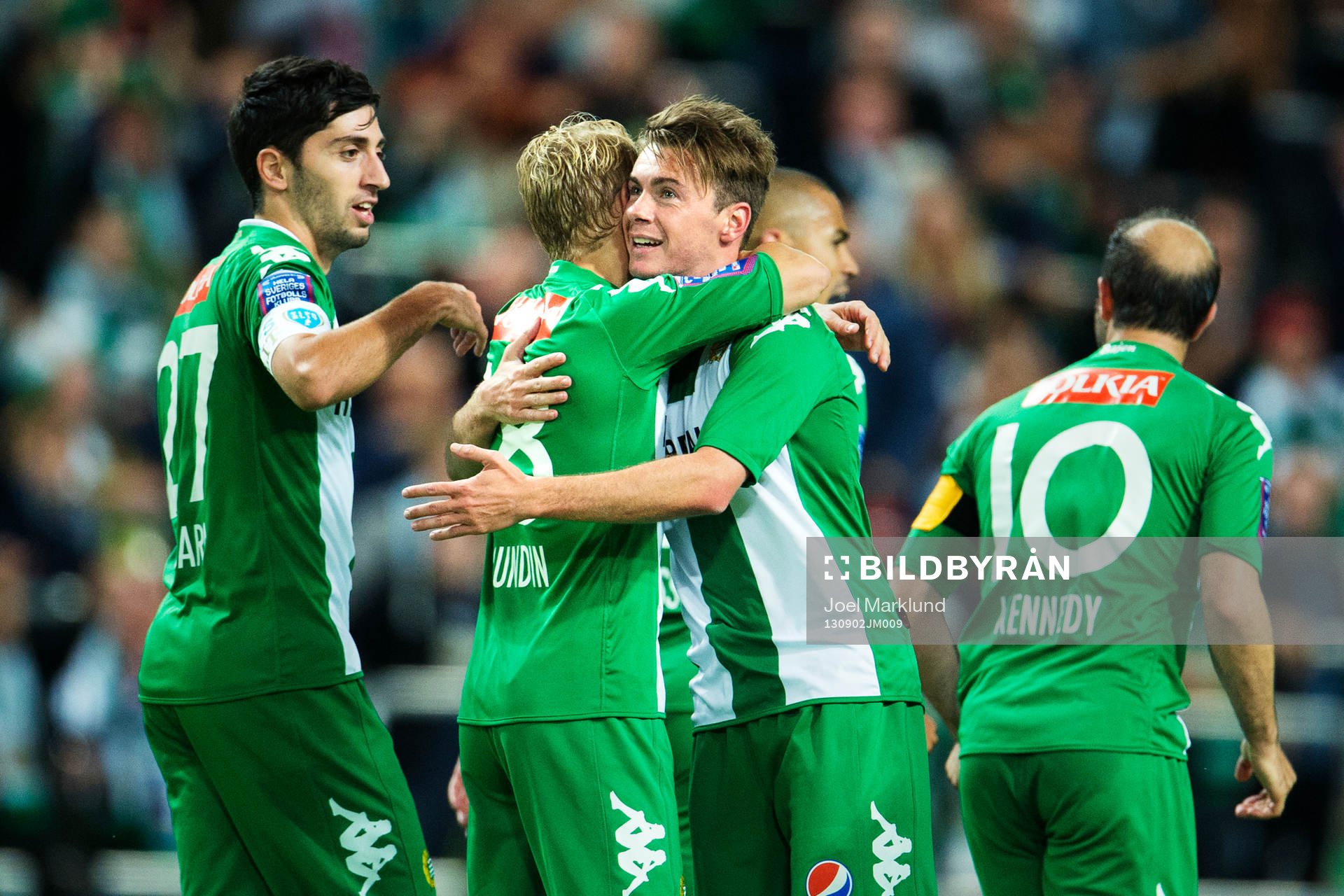 Hammarbys Erik Sundin kramar om Nick Ledgerwood