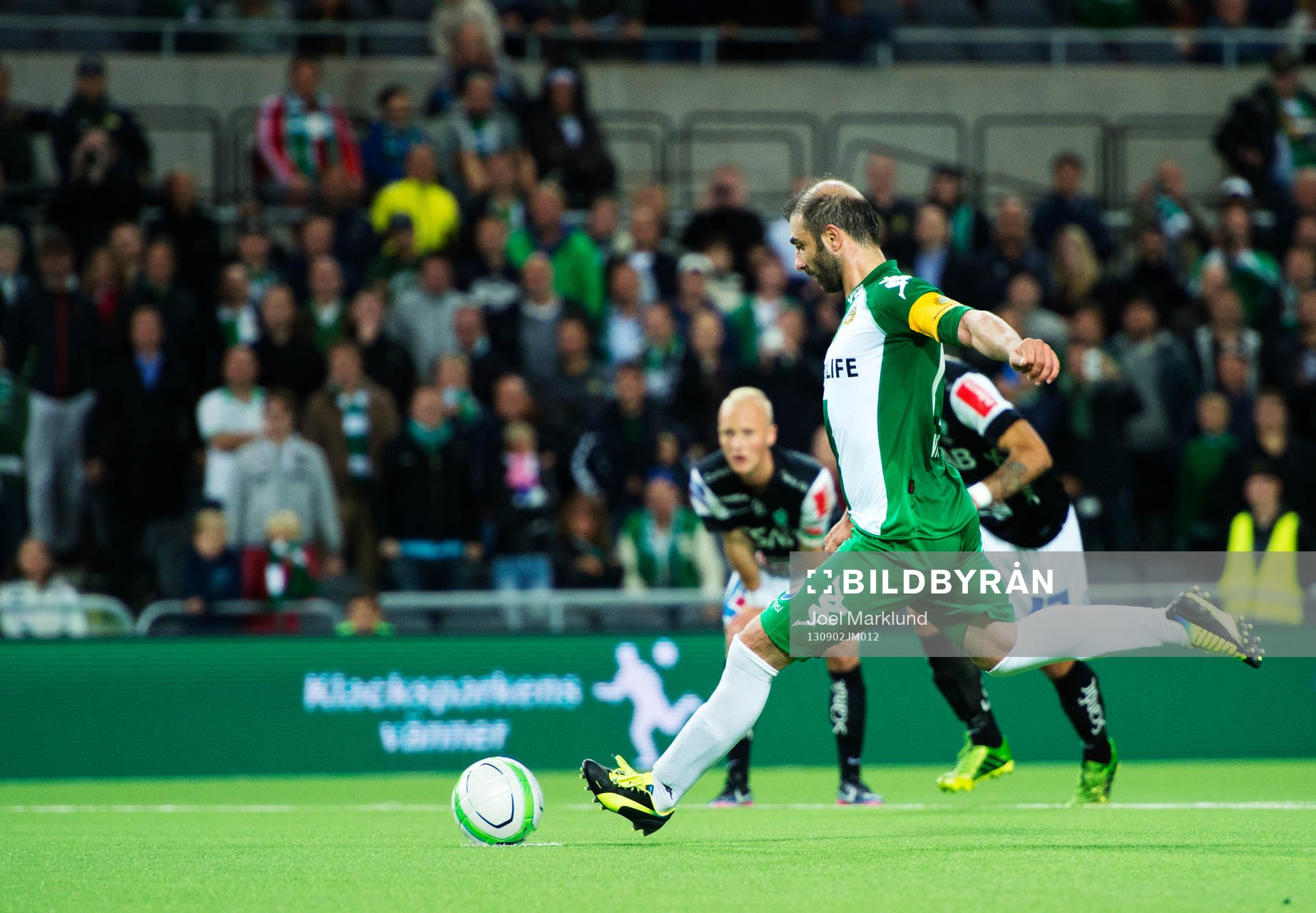 Hammarbys Kennedy Bakircioglu skjuter in 2-0 på straff