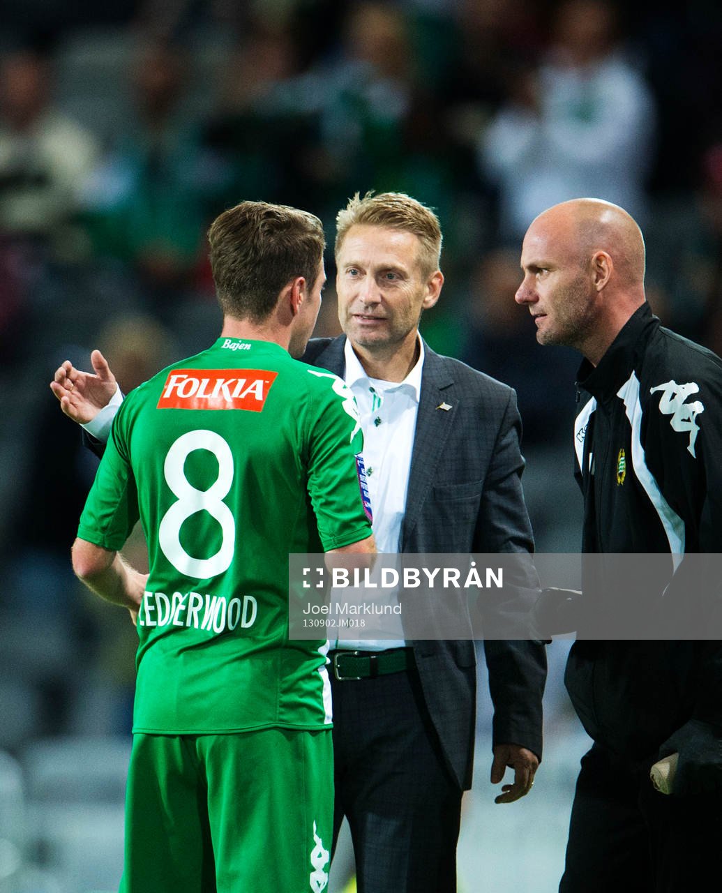 Hammarbys Nick Ledgerwood gratuleras till sitt 1-0-mål av