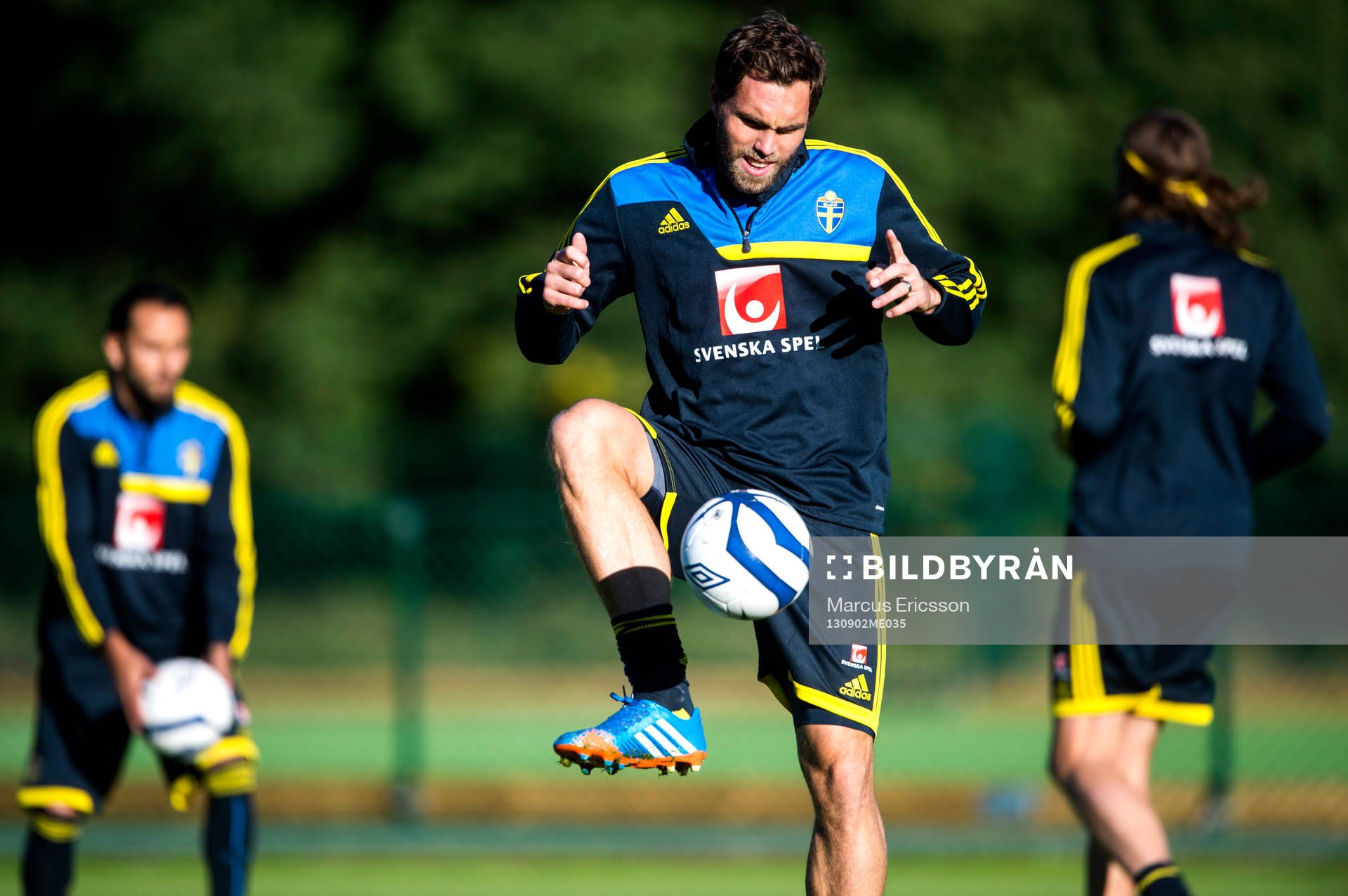 Sveriges Johan Elmander tränar på Kaknäs