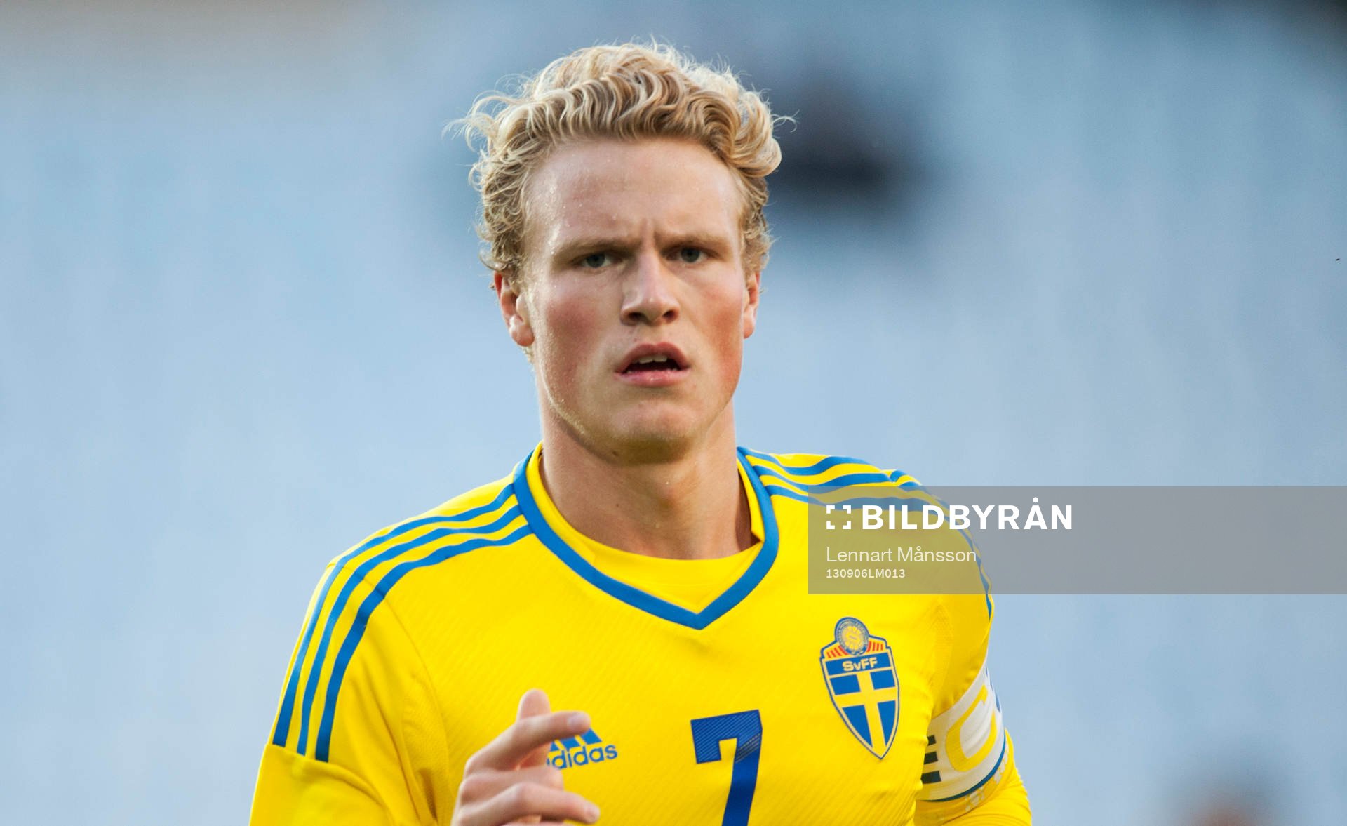 Oscar Hiljemark, Sverige, i EM-kvalmatchen mot Polen