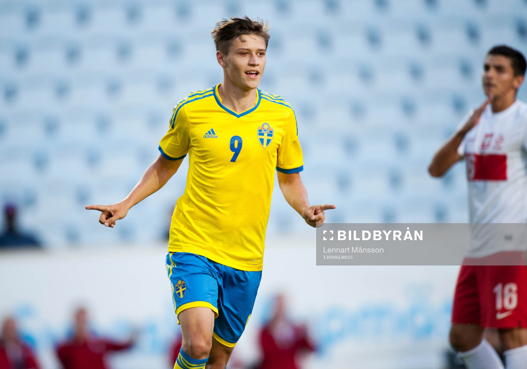 1-1, Simon Thern kvitterar för Sverige i EM-kvalmatchen