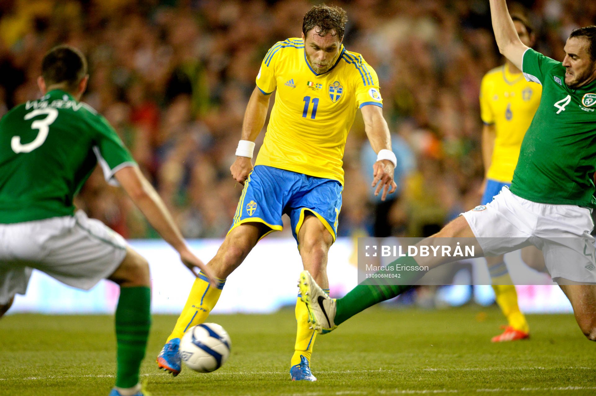 Sveriges Johan Elmander utmanar i fotbolls VM-kval matchen