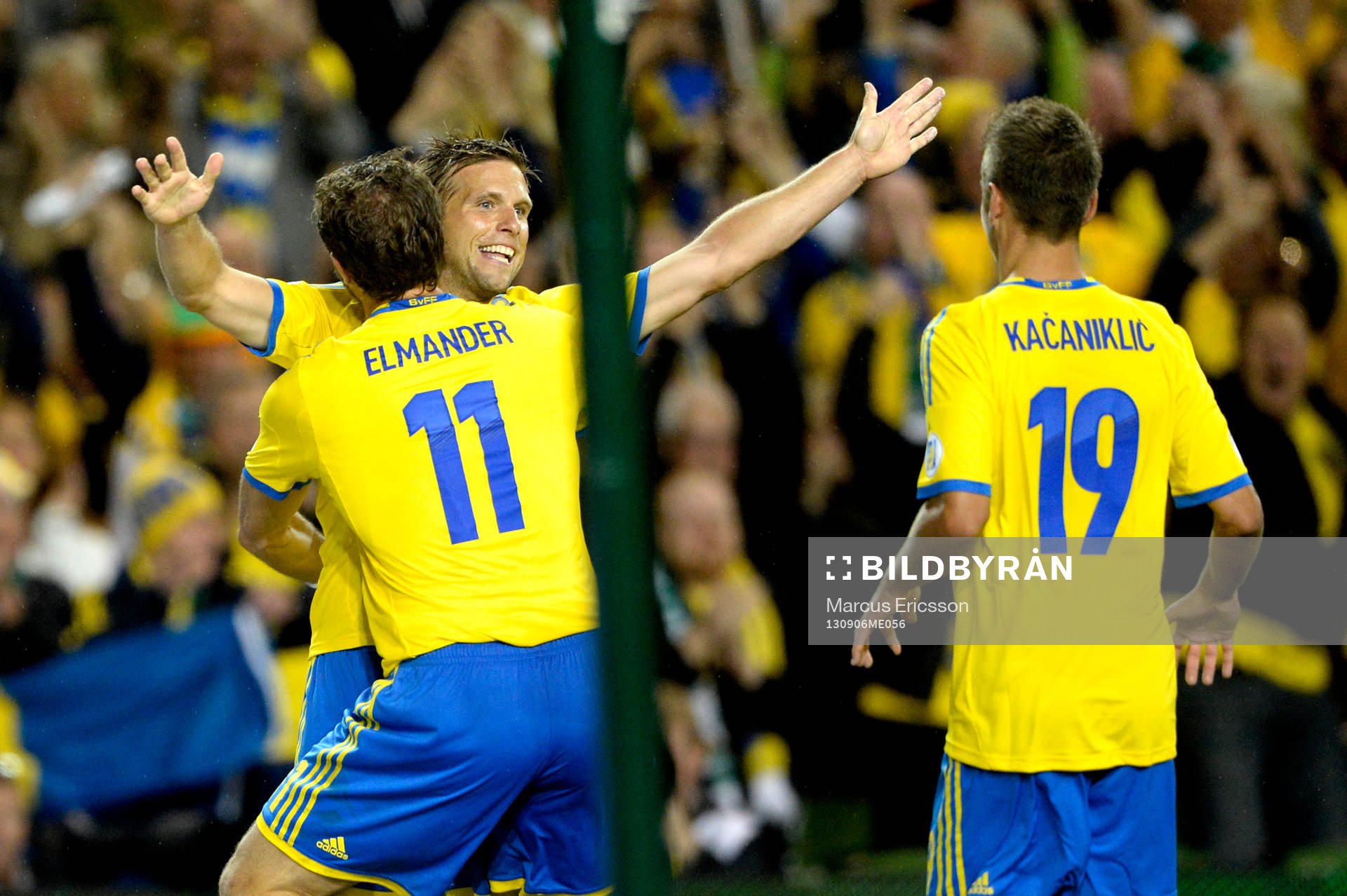 Sveriges Johan Elmander kramar om Anders Svensson