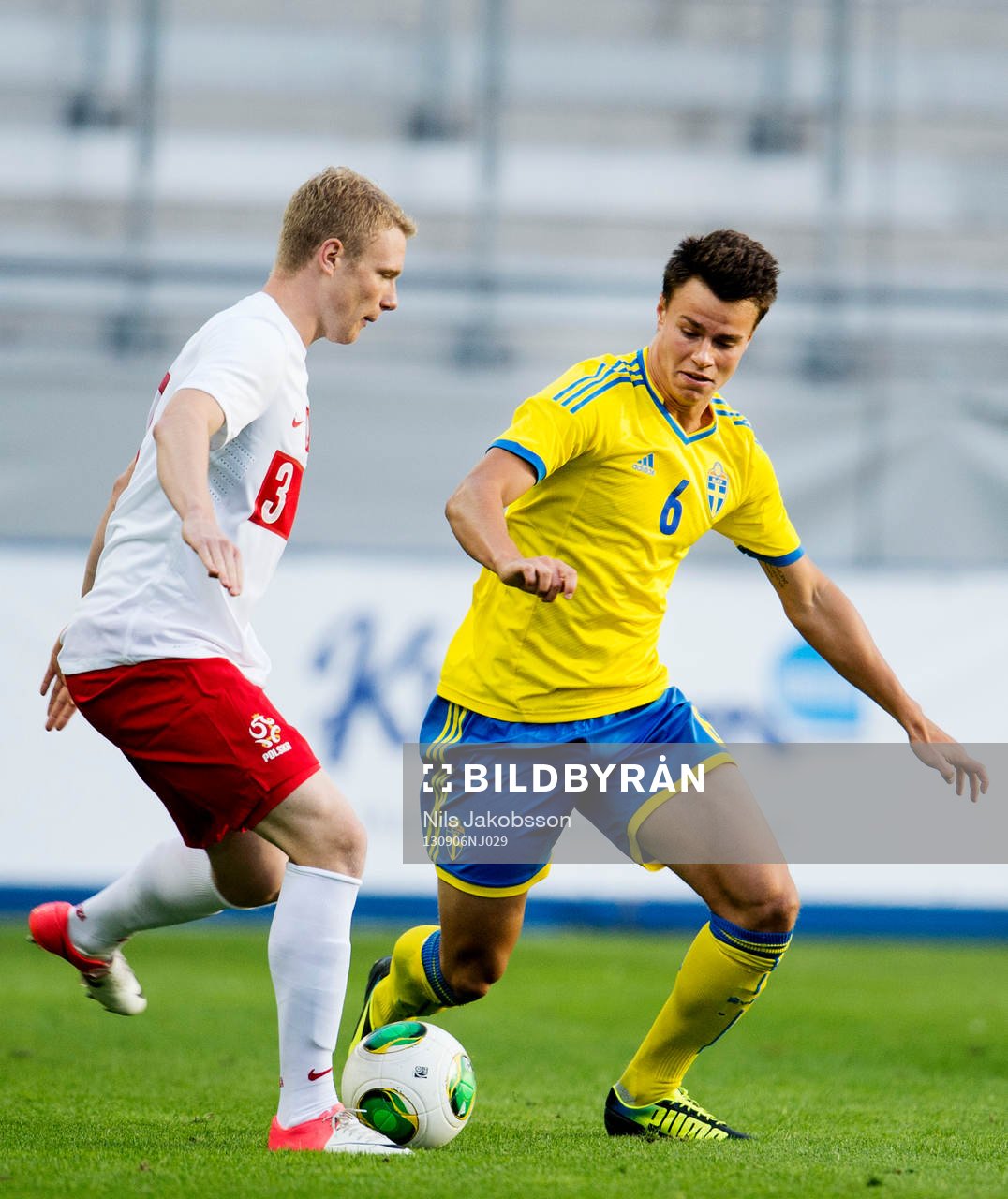 Polens Mateusz Lewandovski och Sveriges Melker Hallberg i
