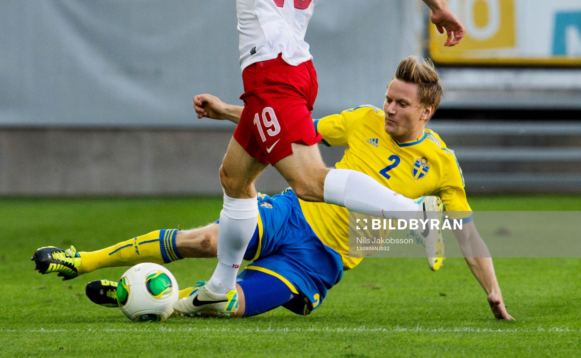 Sveriges Mattias Johansson i kvalmatchen till u21-EM mellan