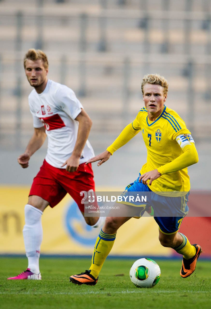 Sveriges Oscar Hiljemark i kvalmatchen till u21-EM mellan