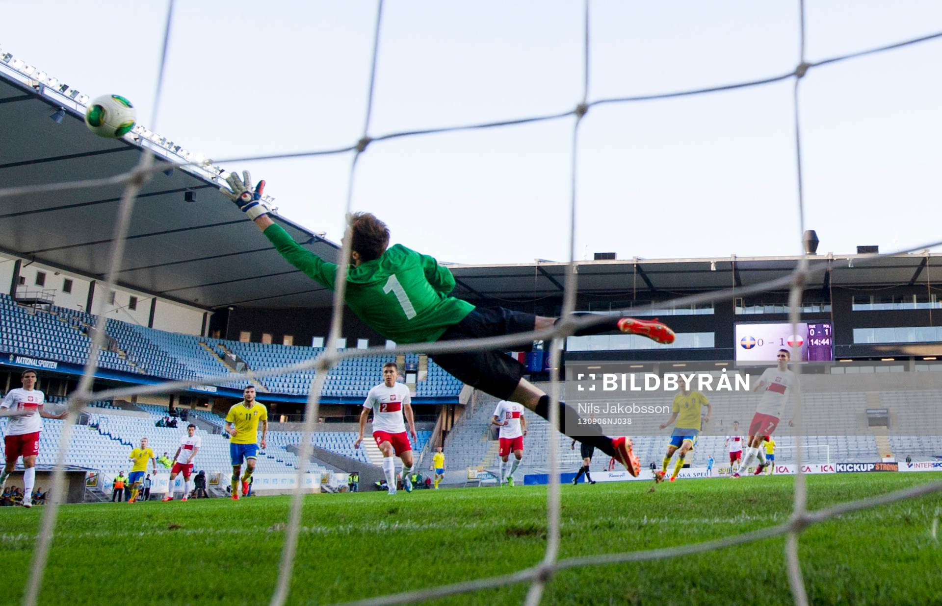 Sveriges Simon Thern gör 1-1 i kvalmatchen till u21-EM