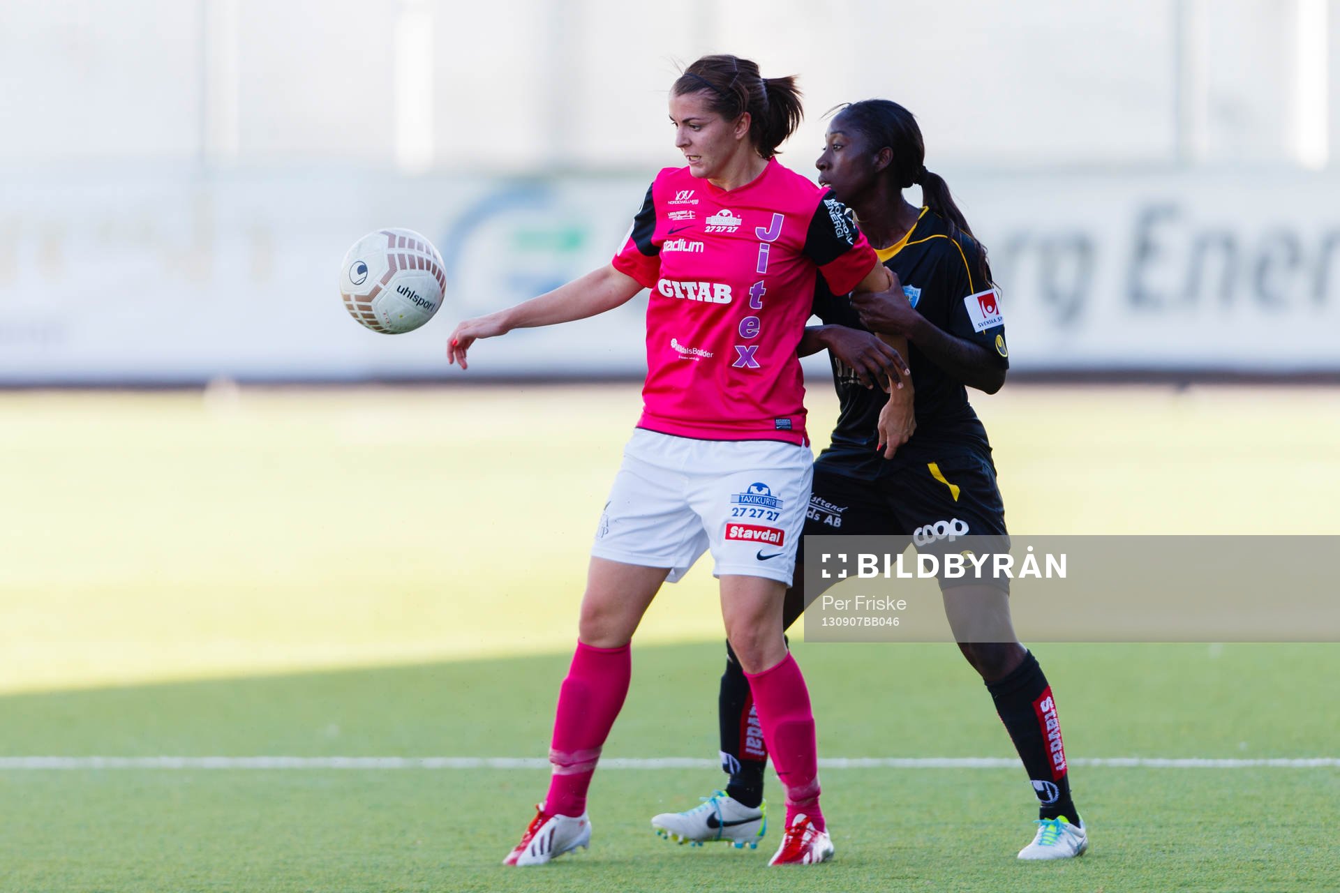 Jitex Rebecca Johnson och Kopparberg Göteborgs Anita Asante