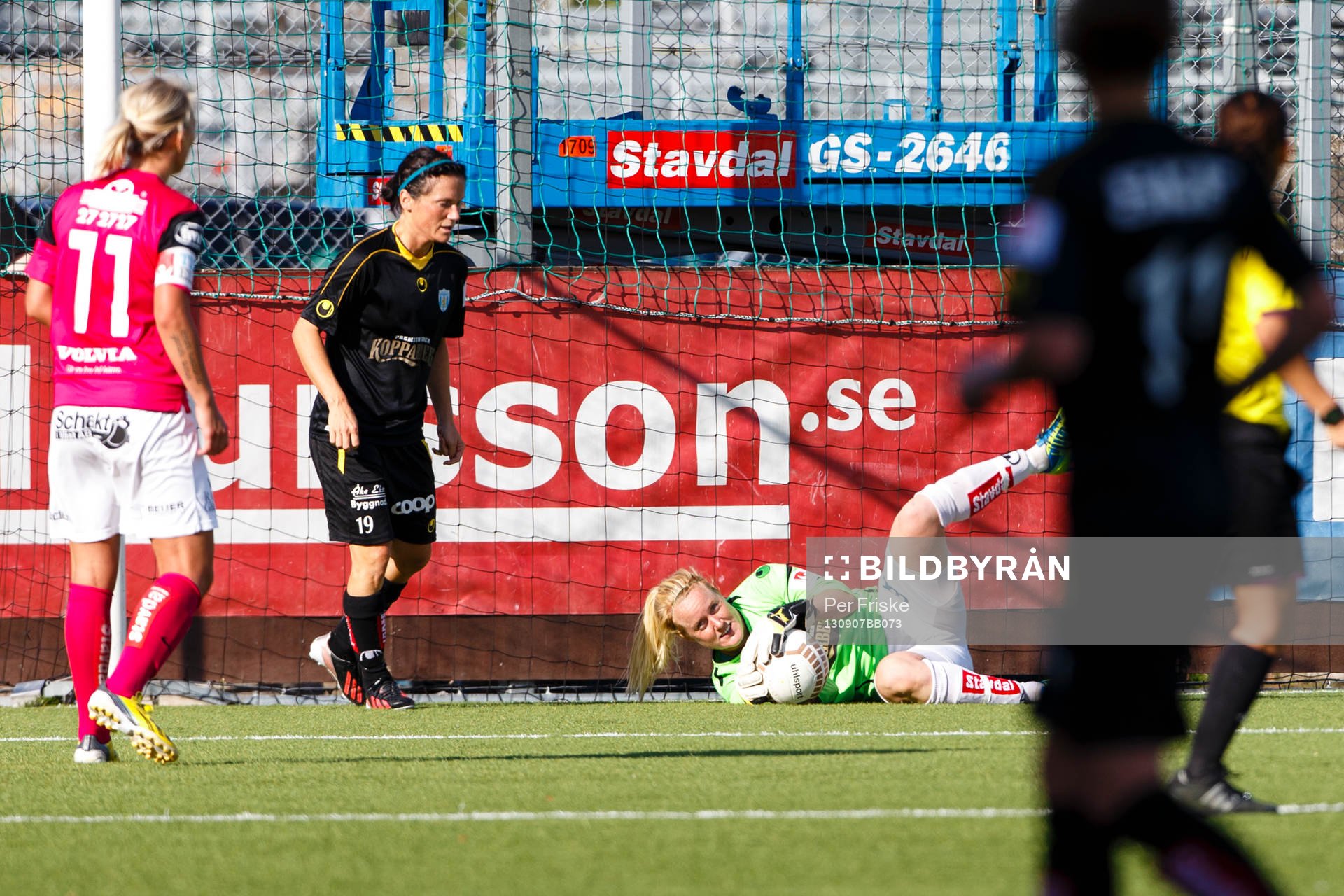 Kopparberg Göteborgs målvakt Kristin Hammarström räddar