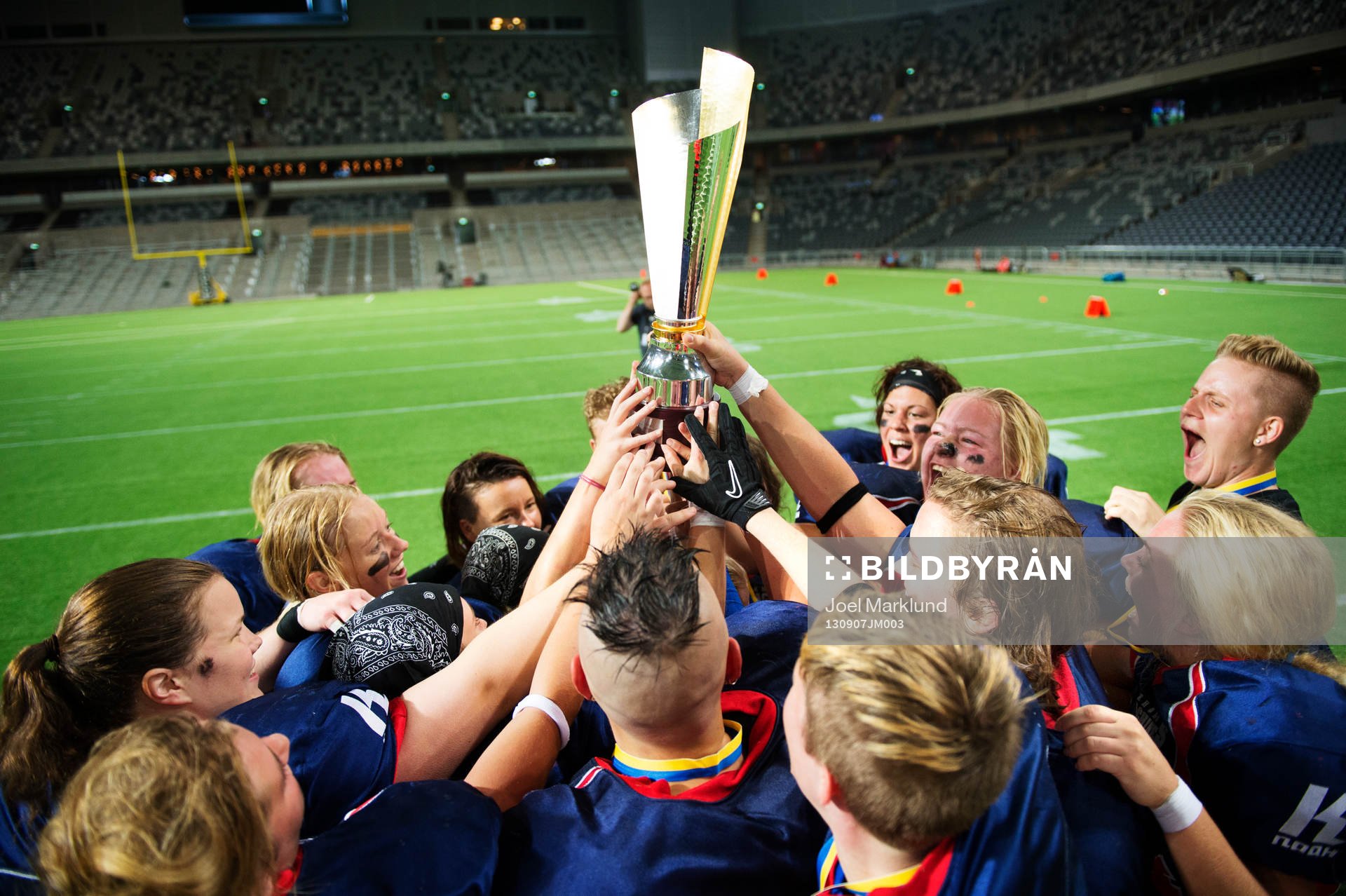 Spelarna i Stockholm Mean Machines jublar