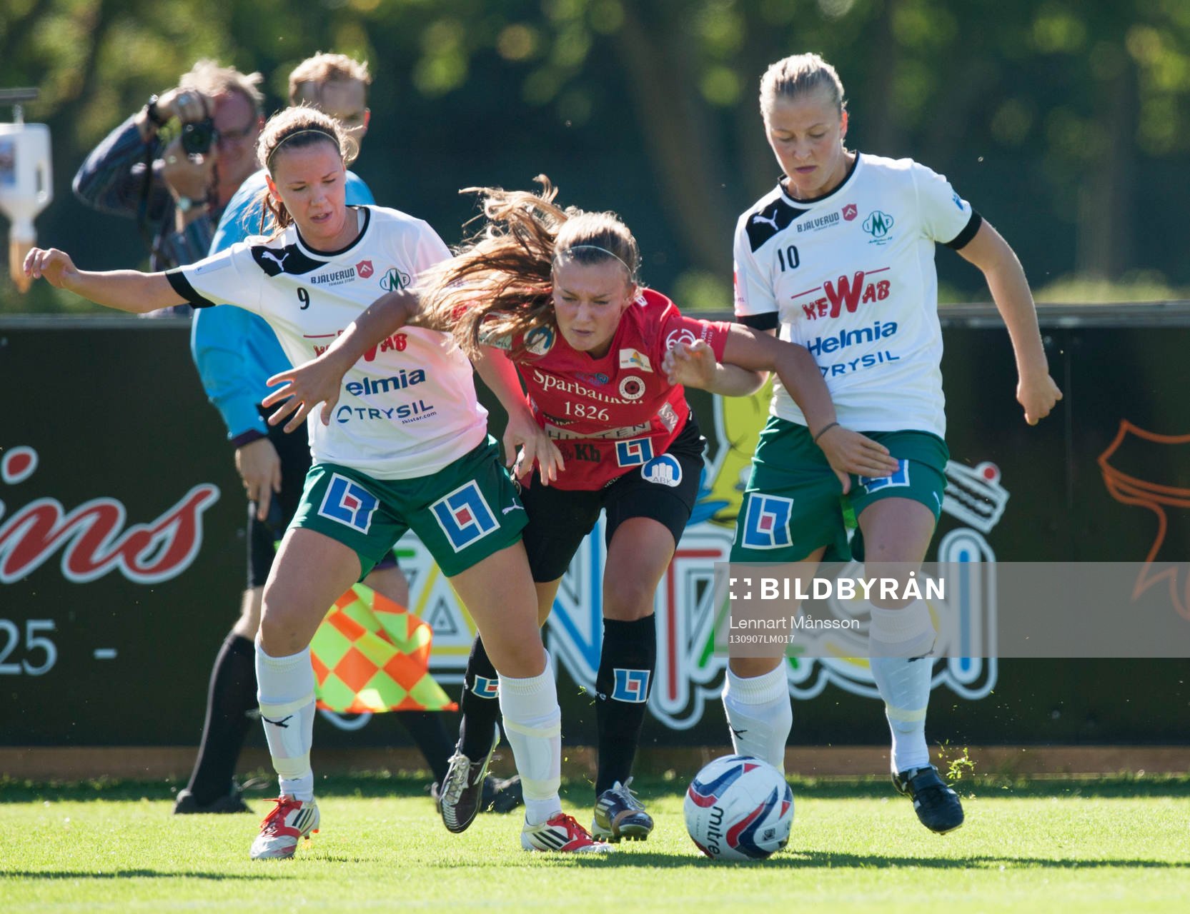 Emmie Johansson och Julia Karlenäs, Mallbacken mot Olivia