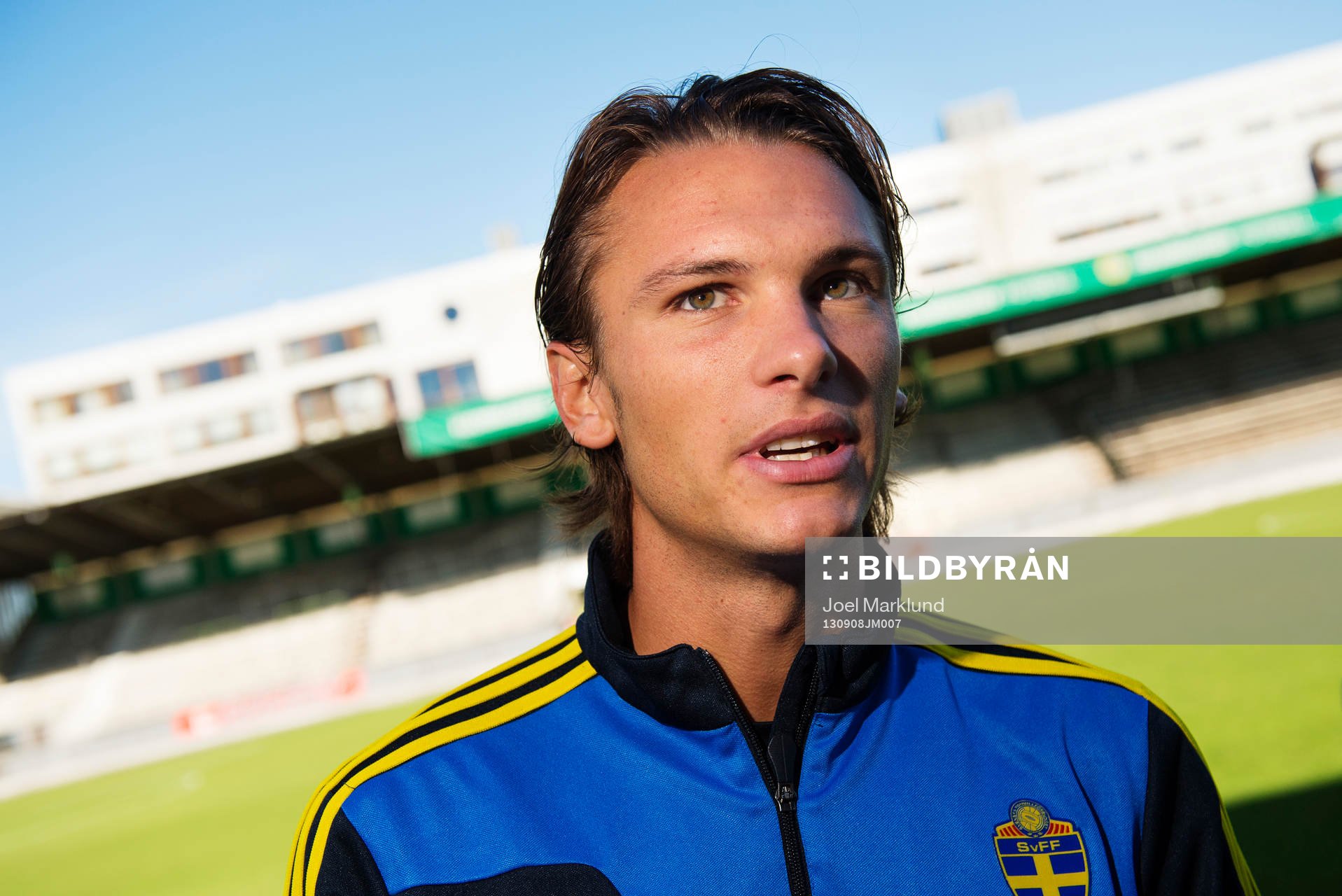 Albin Ekdal blir intervjuad