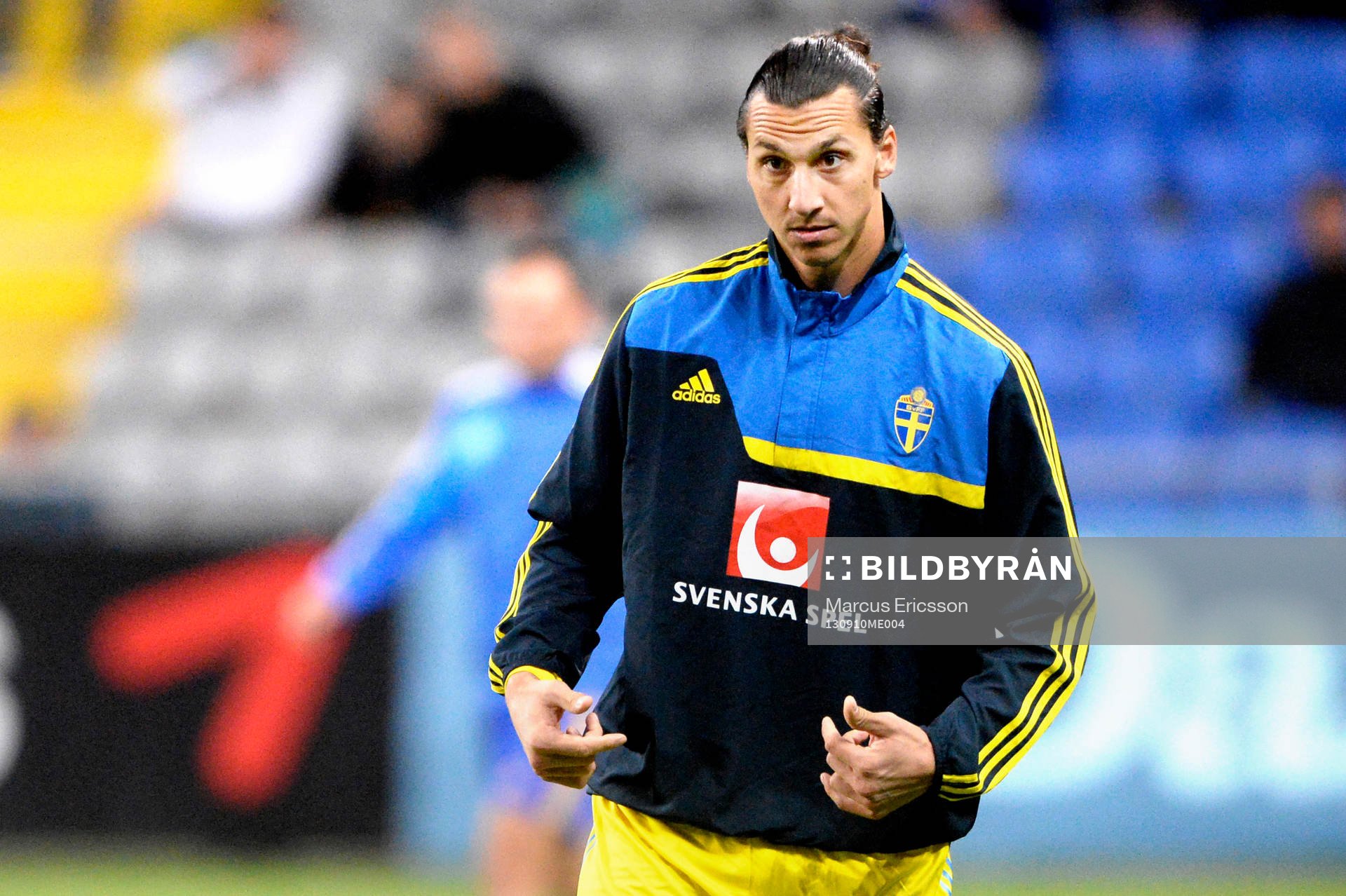 Sveriges Zlatan Ibrahimovic värmer upp