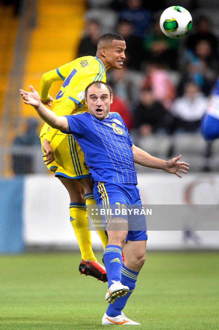 Sveriges Martin Olsson i nickduell med Kazakstans Andrey
