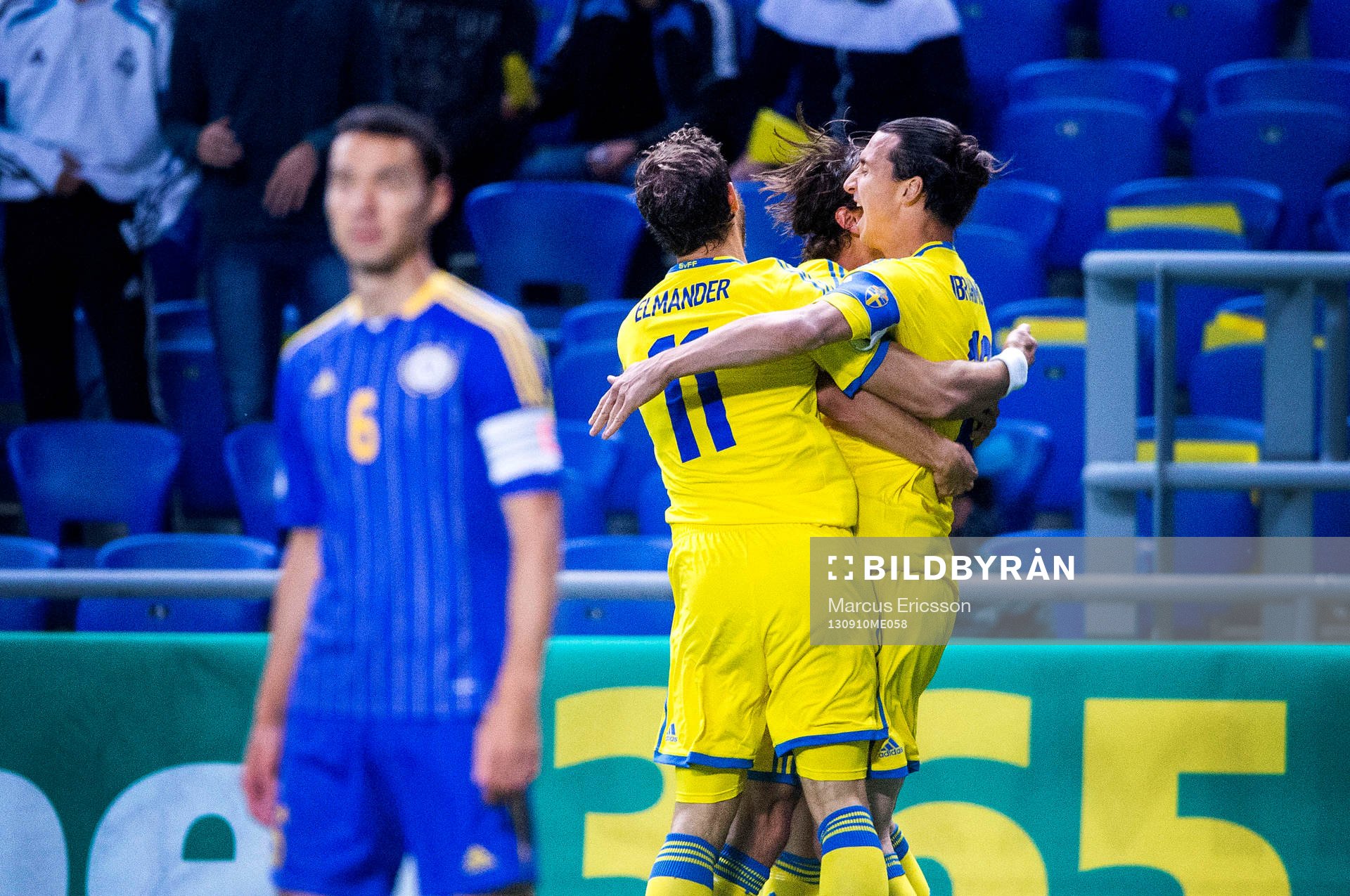 Sveriges Zlatan Ibrahimovic jublar