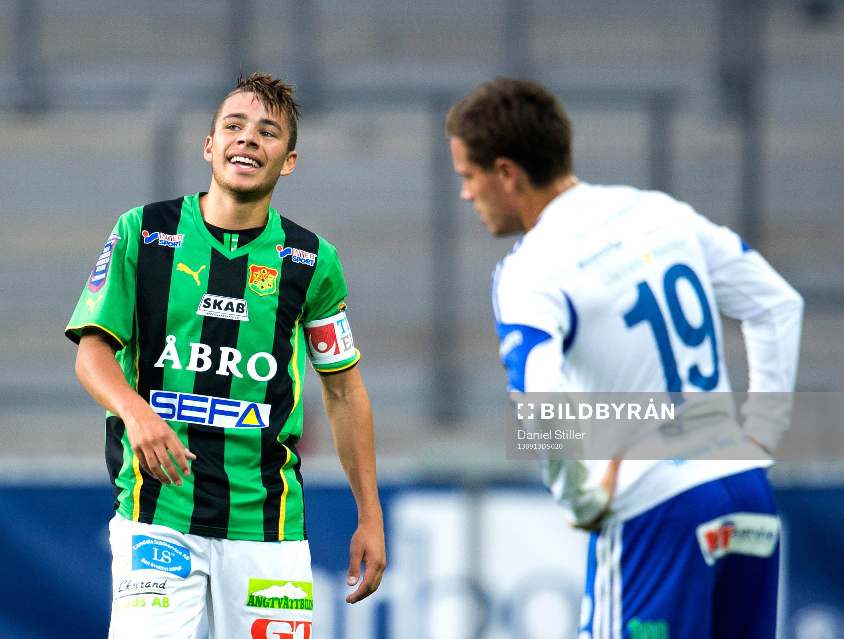 Gais Malkolm Moenza jublar