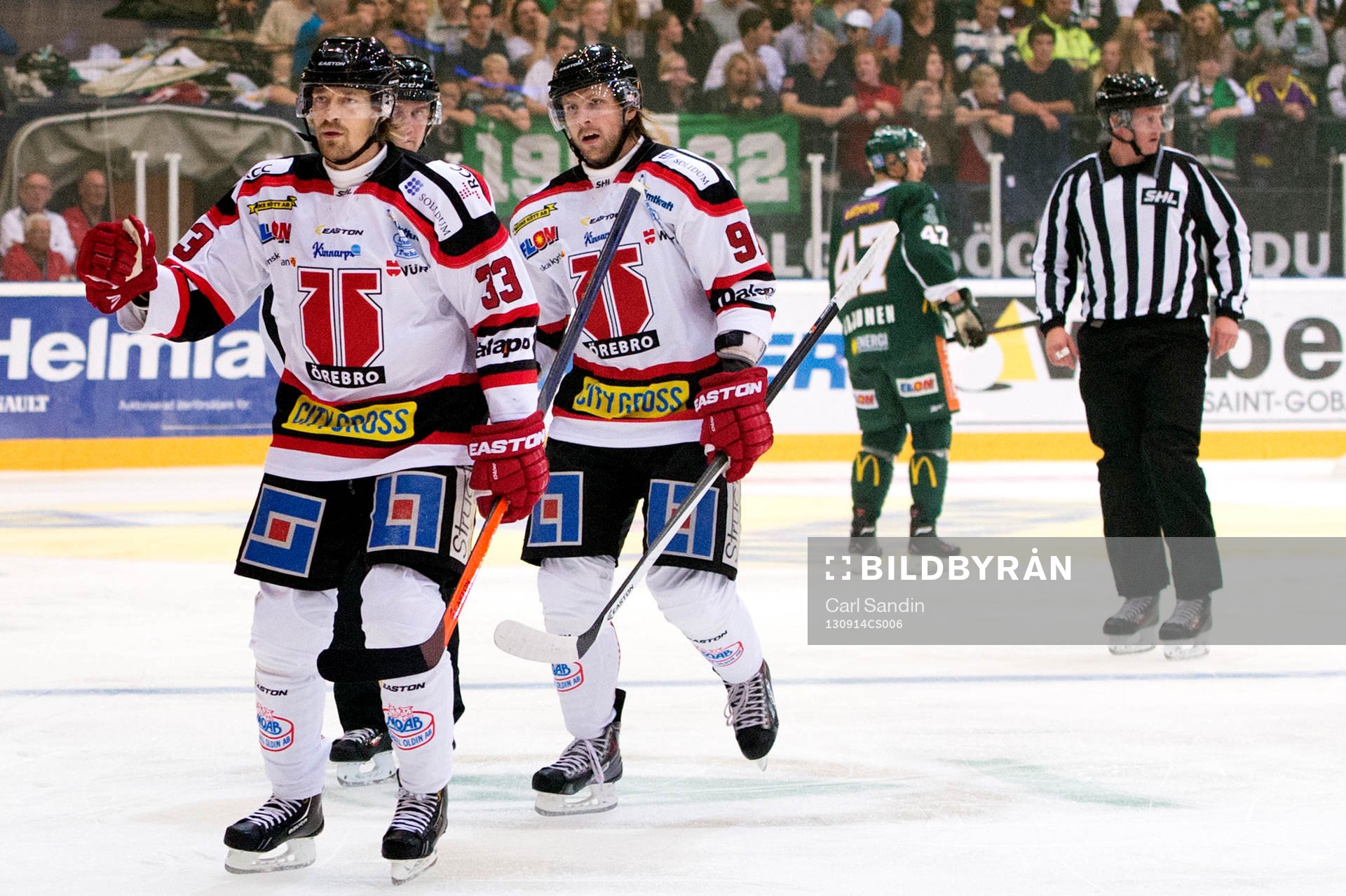 Örebros Robin Dahlstrøm jublar med Daniel Sondell