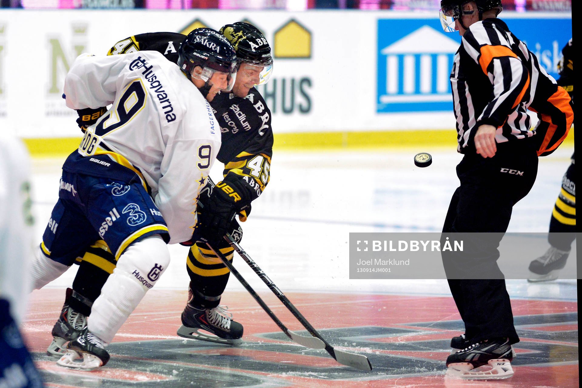 s Jason Krog och AIK:s Oscar Steen tekar