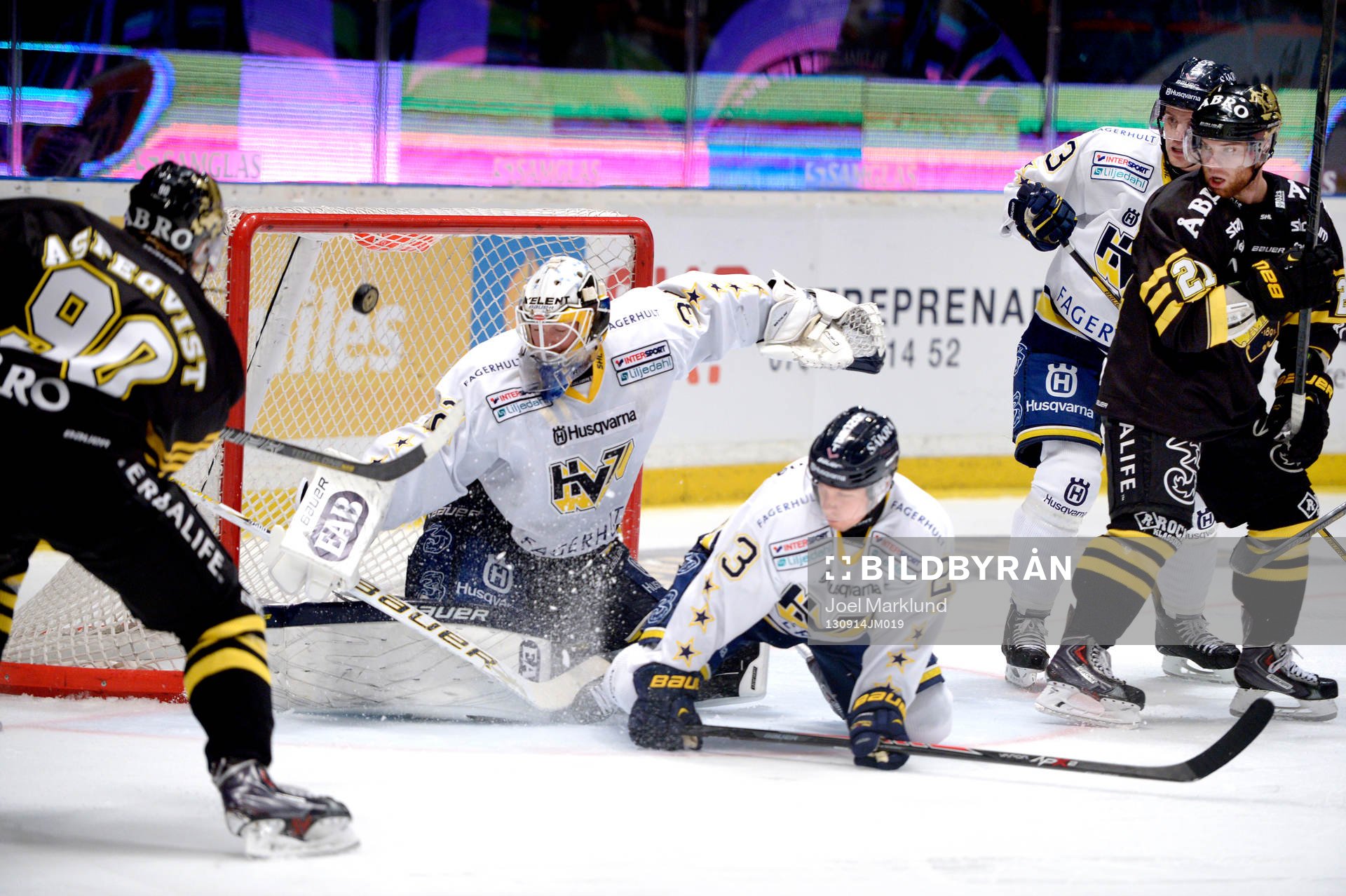 s Christopher Aspeqvist skjuter pucken precis utanför