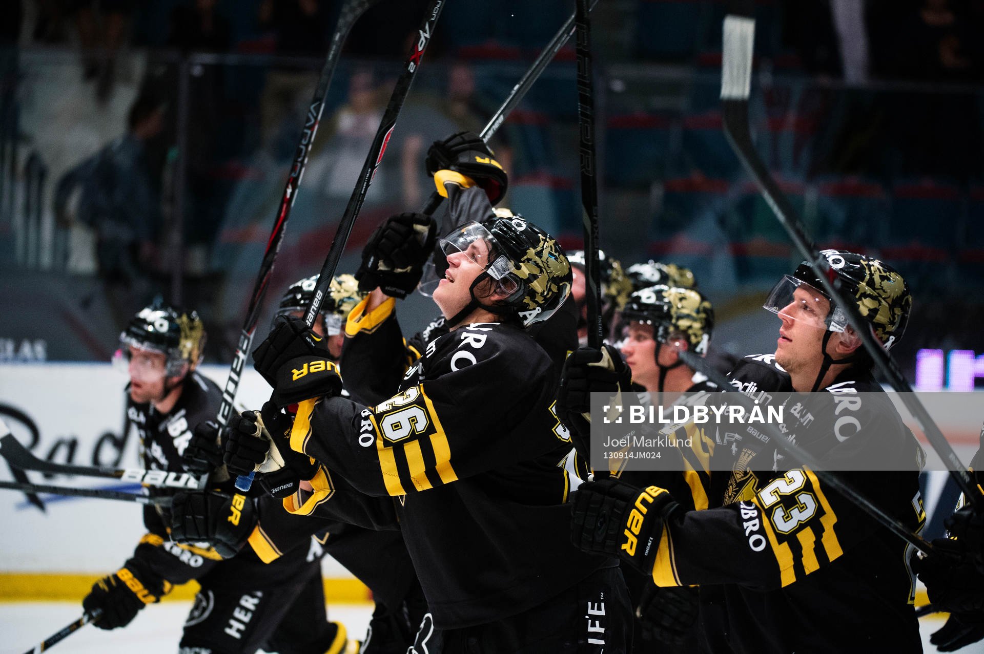 s Mattias Janmark-Nylén och hans lagkamrater tackar
